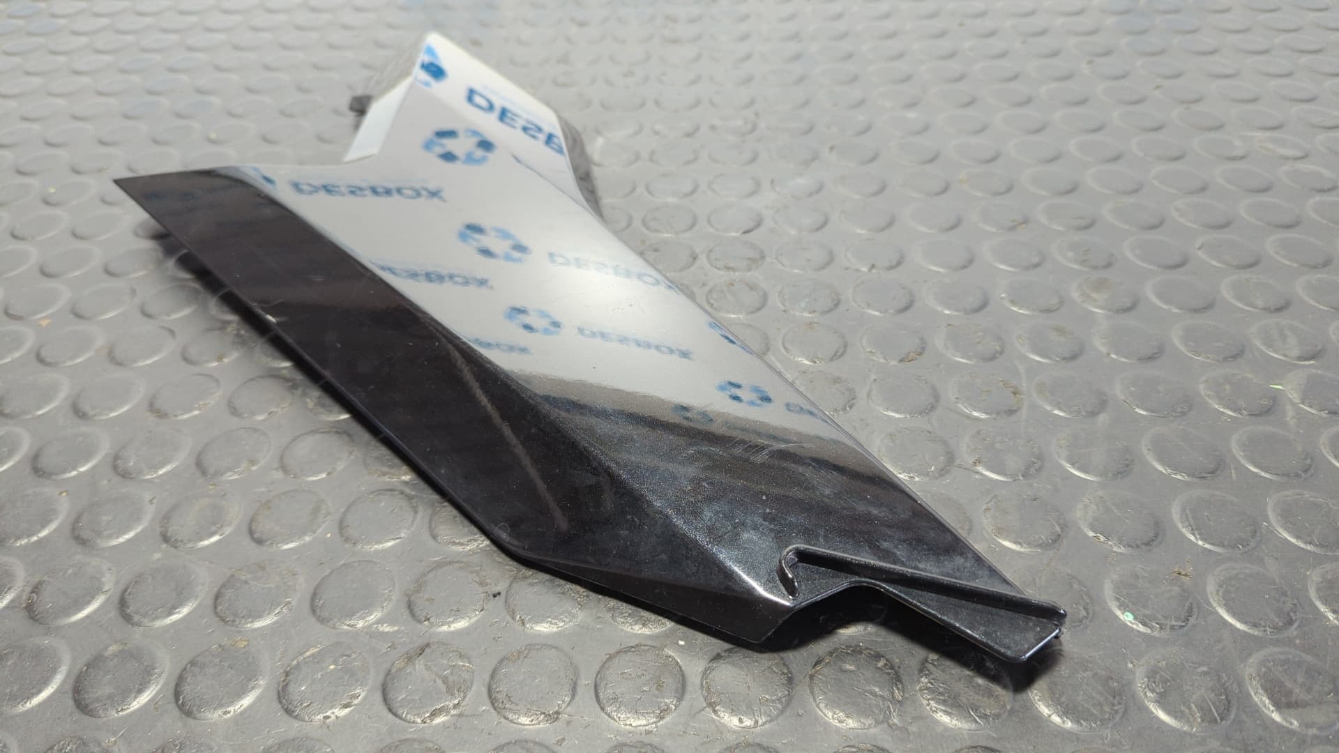 Recambio de MOLDURA para BMW C 400 X A81A03A referencia OEM IAM 46638558589 - NEGRO 3