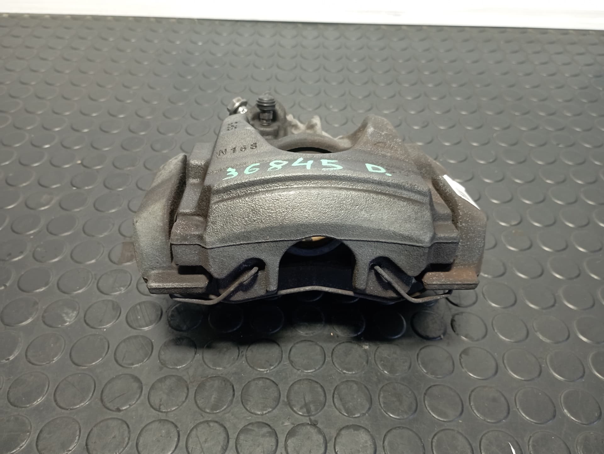 Recambio de PINZA DE FRENO DELANTERA DERECHA para PEUGEOT 508 SW SW ALLURE HDI 116 RH02 referencia OEM IAM N168 - NEGRO