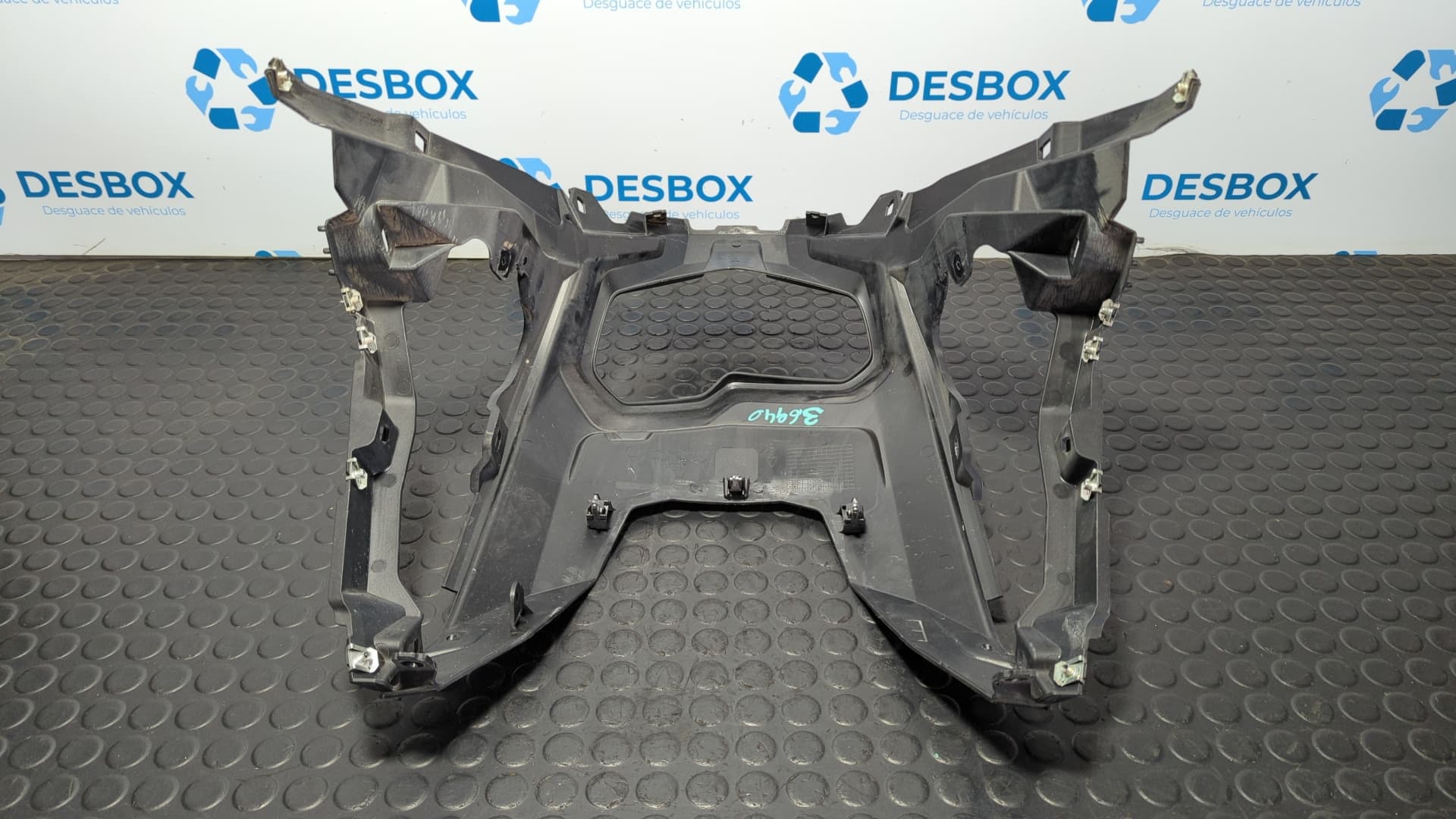 Recambio de CARENADO para BMW C 400 X A81A03A referencia OEM IAM 46638558251 - NEGRO 3