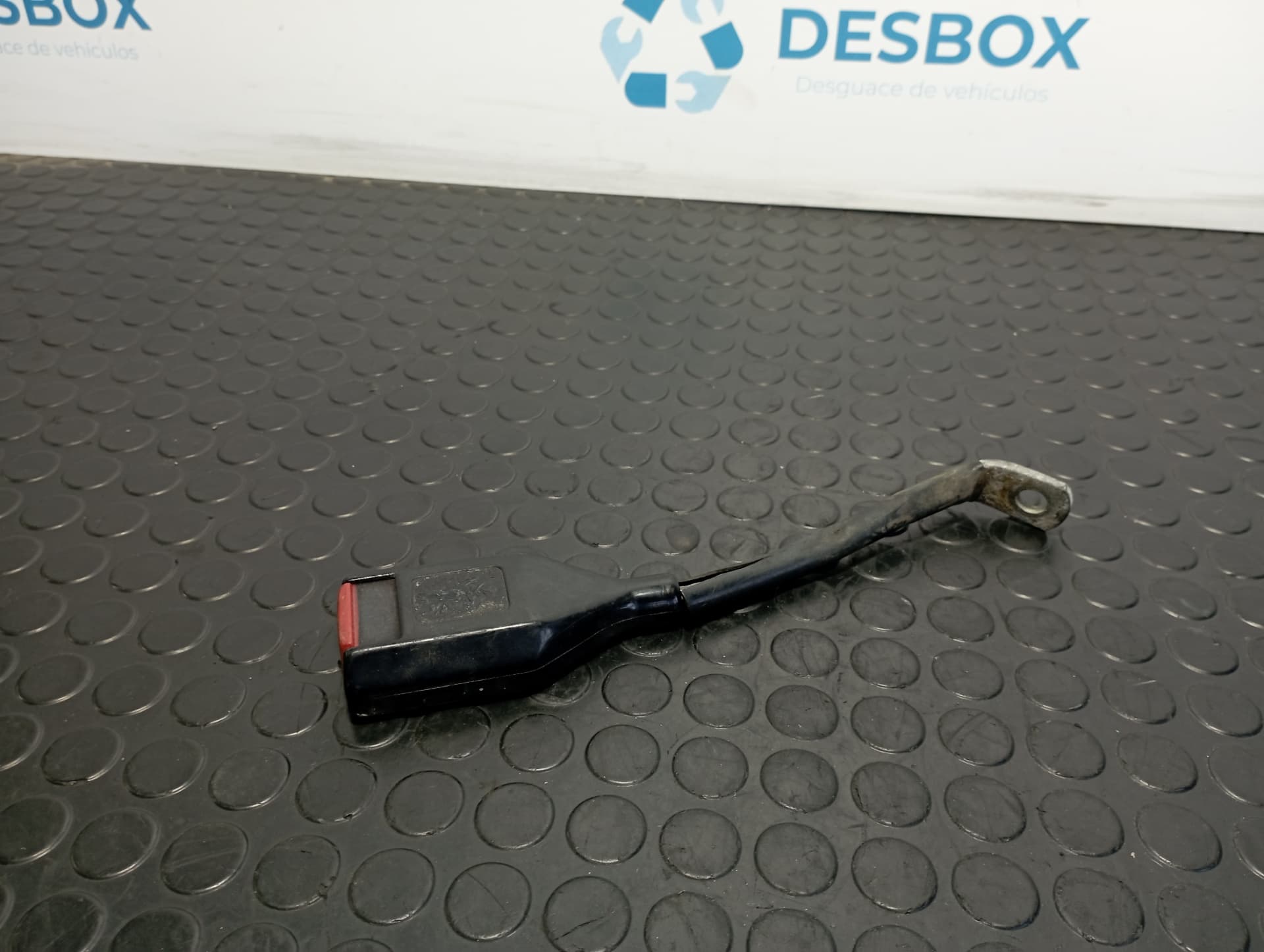 Recambio de ENGANCHE CINTURON DELANTERO IZQUIERDO para LAND ROVER DEFENDER 2.5 L 2.5L50 KW referencia OEM IAM MTC1605 - BLANCO 2