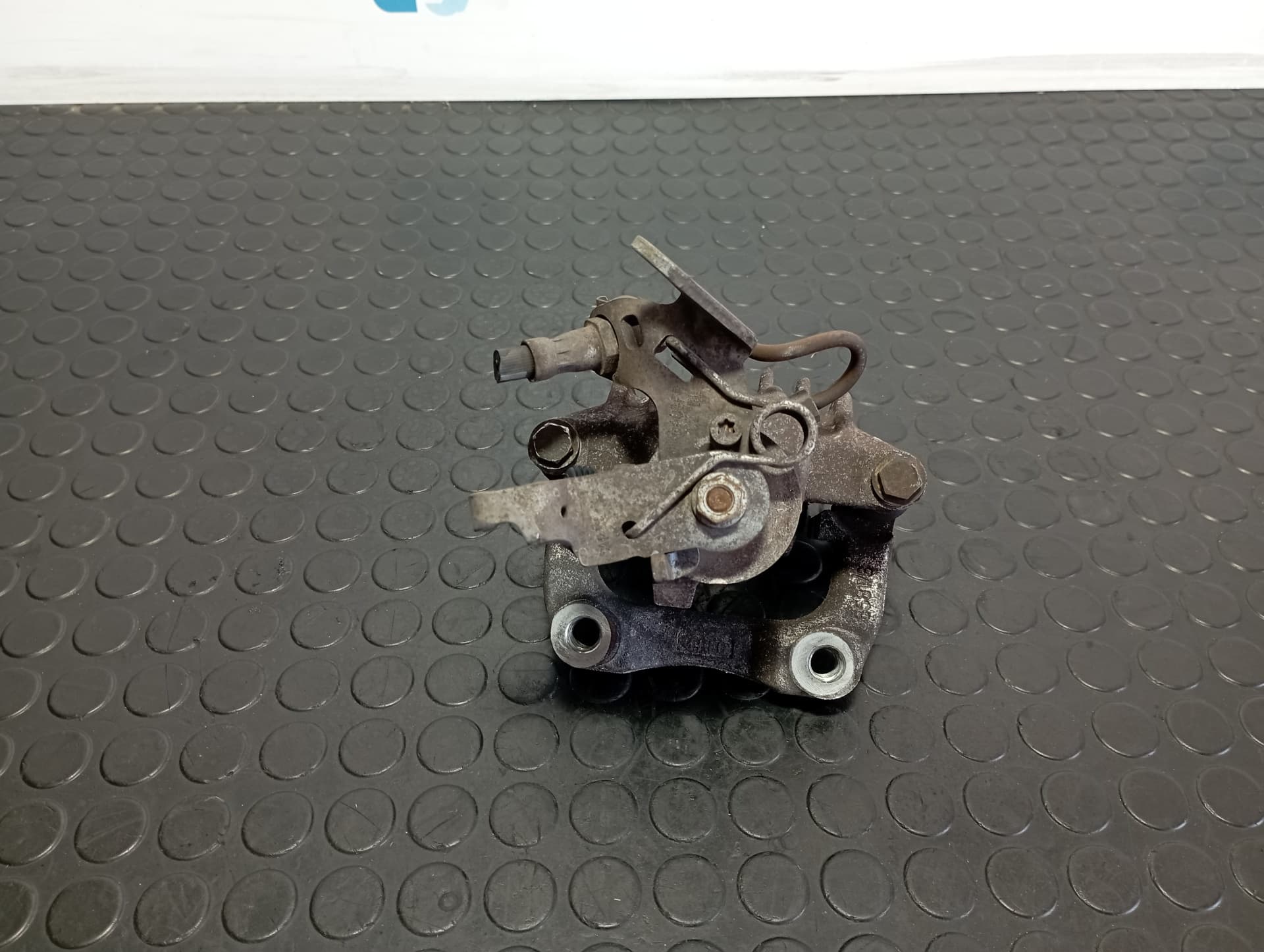 Recambio de PINZA DE FRENO TRASERA IZQUIERDA para SEAT ALTEA (5P1) 1.6 CAY referencia OEM IAM 451F - ROJO 2