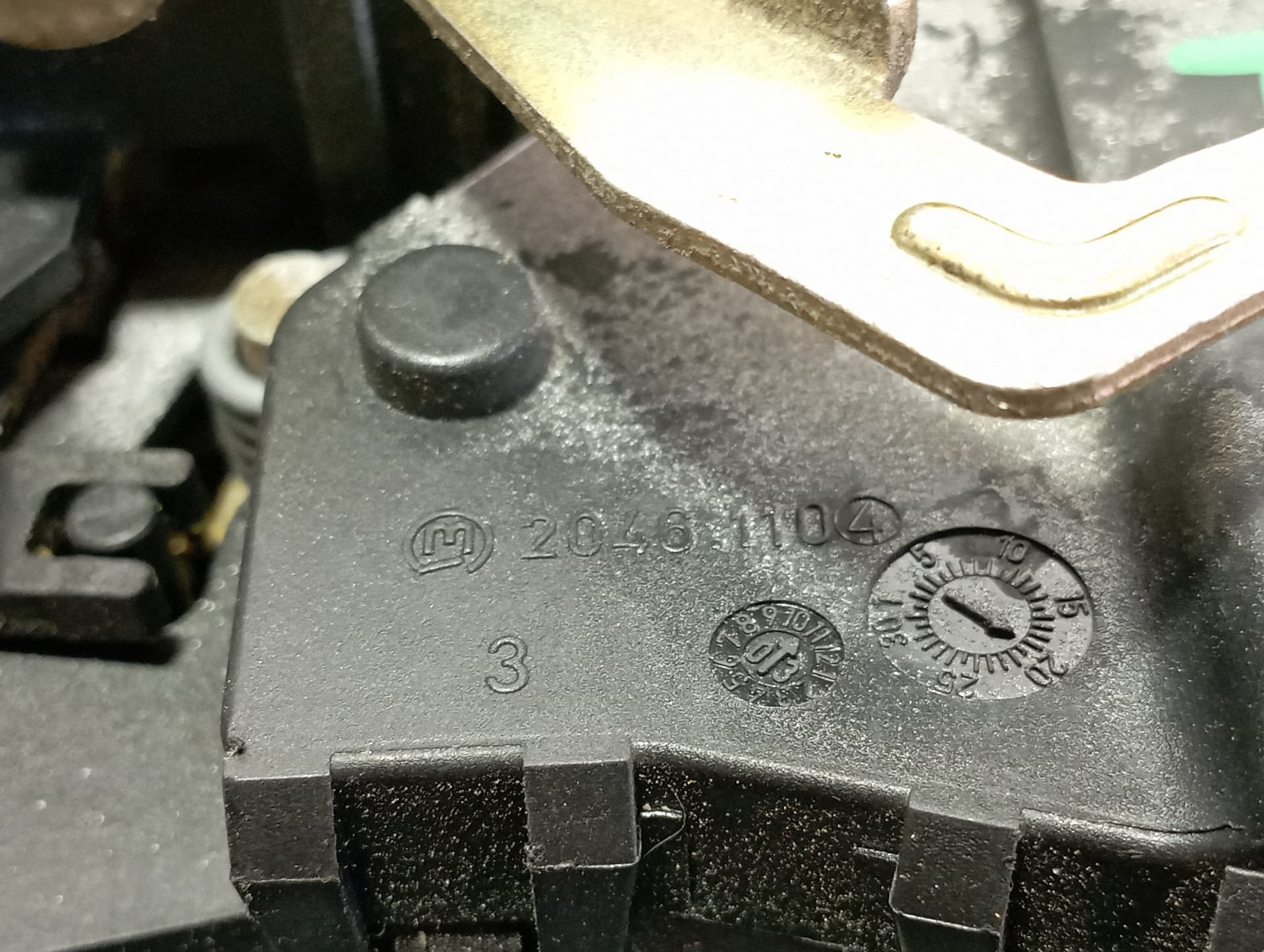 Recambio de CERRADURA PUERTA TRASERA IZQUIERDA para MERCEDES-BENZ CLASE M (W163) 270 CDI 612963 referencia OEM IAM 20461104 - GRIS 5