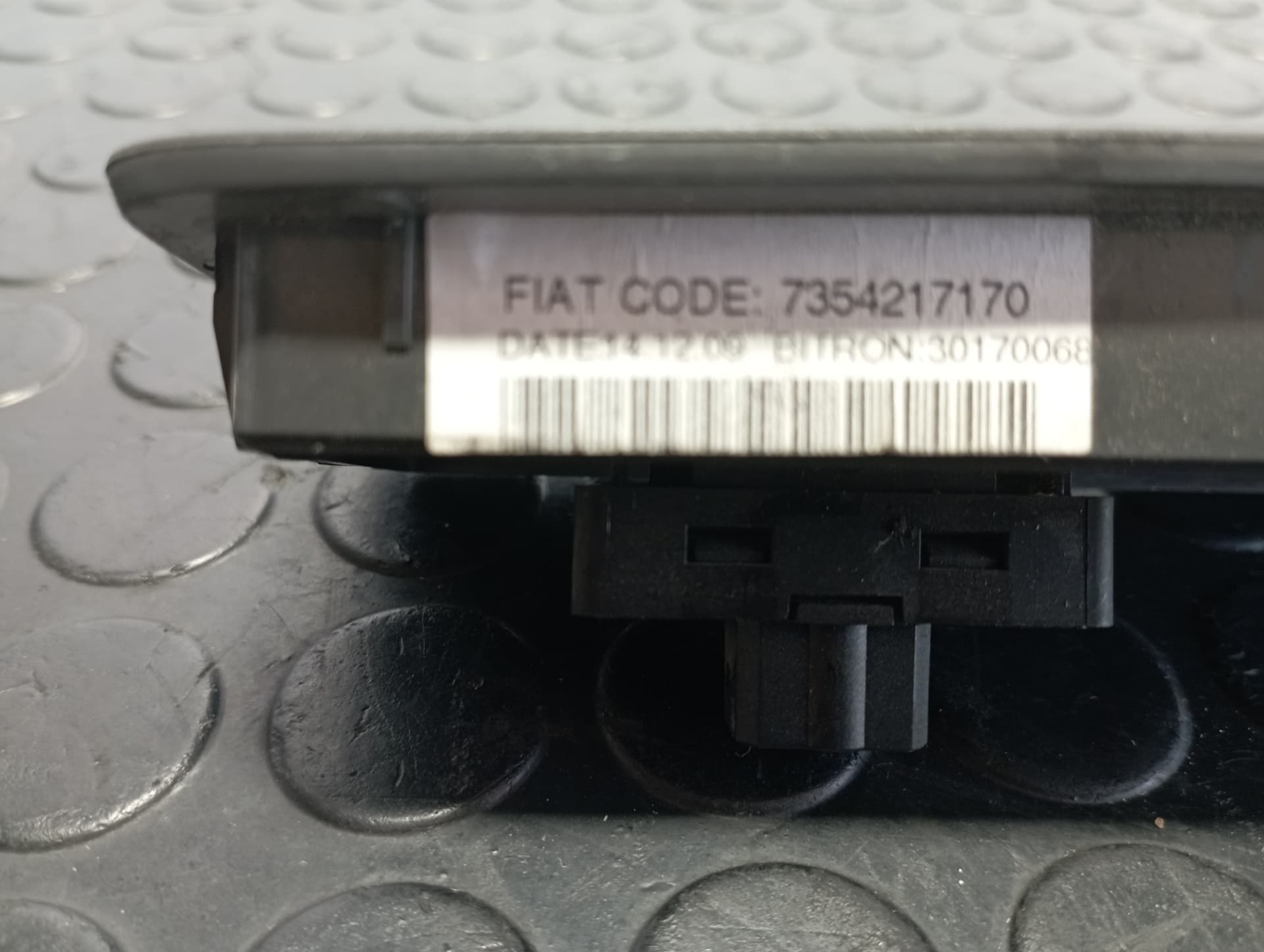 Recambio de MANDO ELEVALUNAS DELANTERO DERECHO para PEUGEOT BOXER CAJA CERR. TECHO ELEVADO (BAT.3450)(335)(2007 =>) 2.2 HDI 4HU referencia OEM IAM 7354217170 - AZUL 2