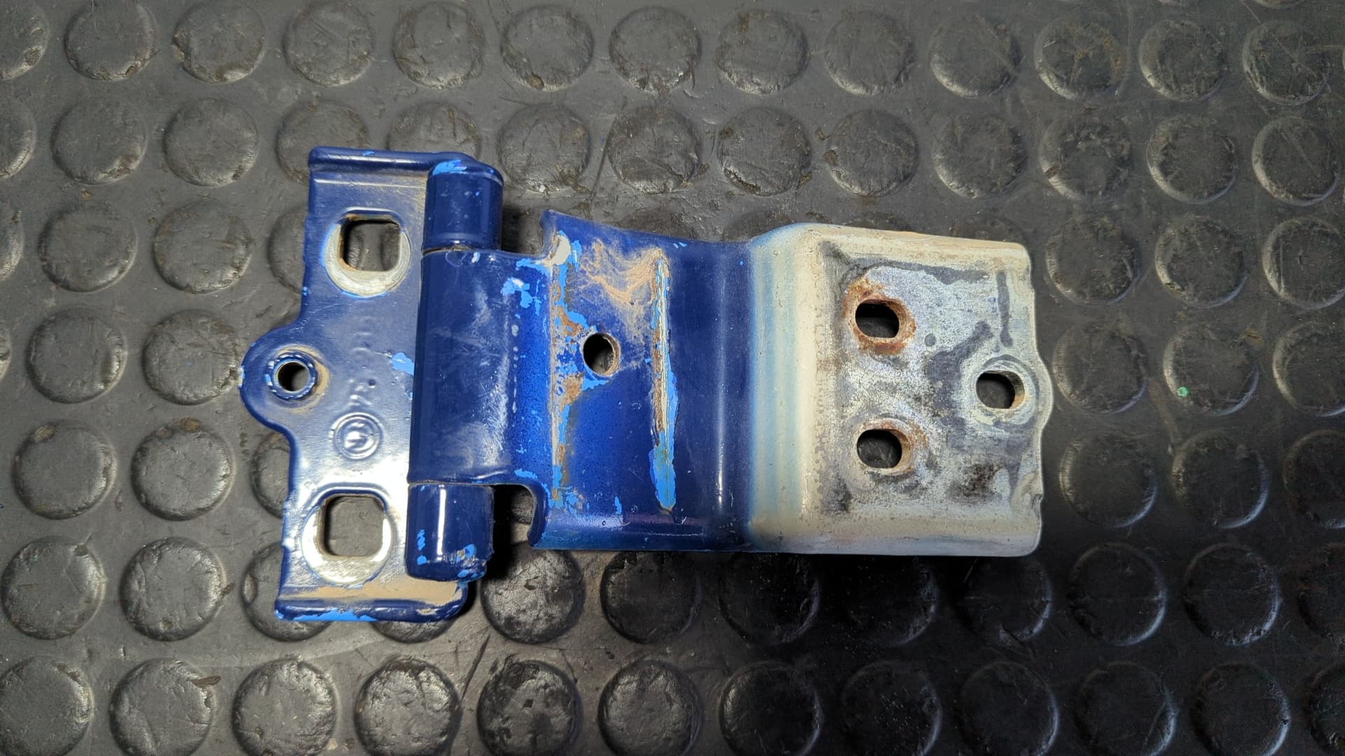 Recambio de BISAGRAS PUERTA TRASERA IZQUIERDA para PEUGEOT BOXER CAJA CERR. TECHO ELEVADO (BAT.3450)(335)(2007 =>) 2.2 HDI 4HU referencia OEM IAM B986 - AZUL 3