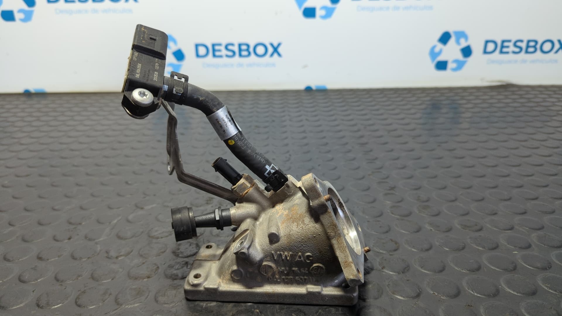 Recambio de TUBO para AUDI A4 BERLINA (8W2) 2.0 TDI DEUA referencia OEM IAM 04L128637B - BLANCO
