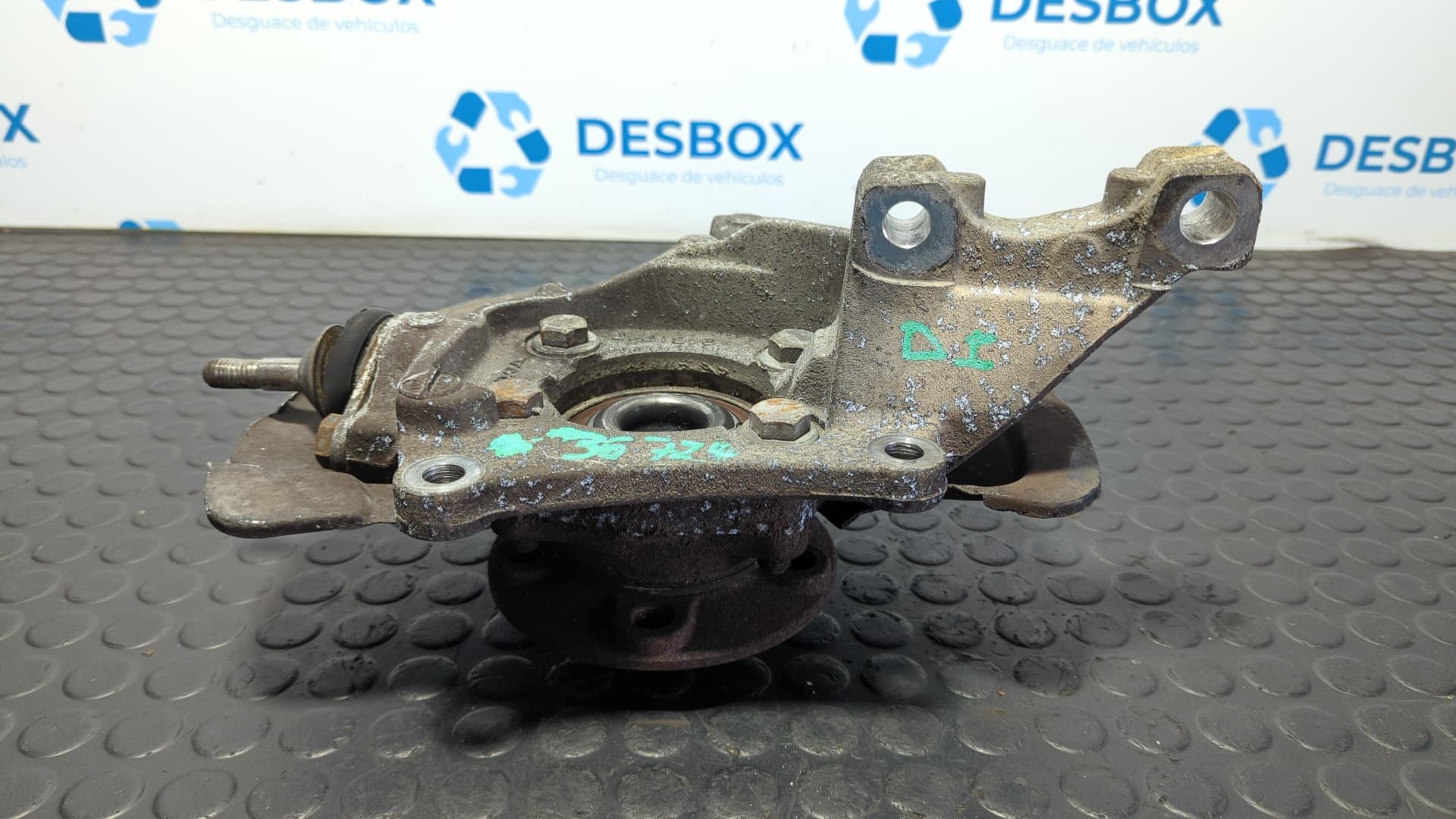 Recambio de MANGUETA DELANTERA IZQUIERDA para VOLVO XC70 2.4D D5244T referencia OEM IAM 9461943 - GRIS 5