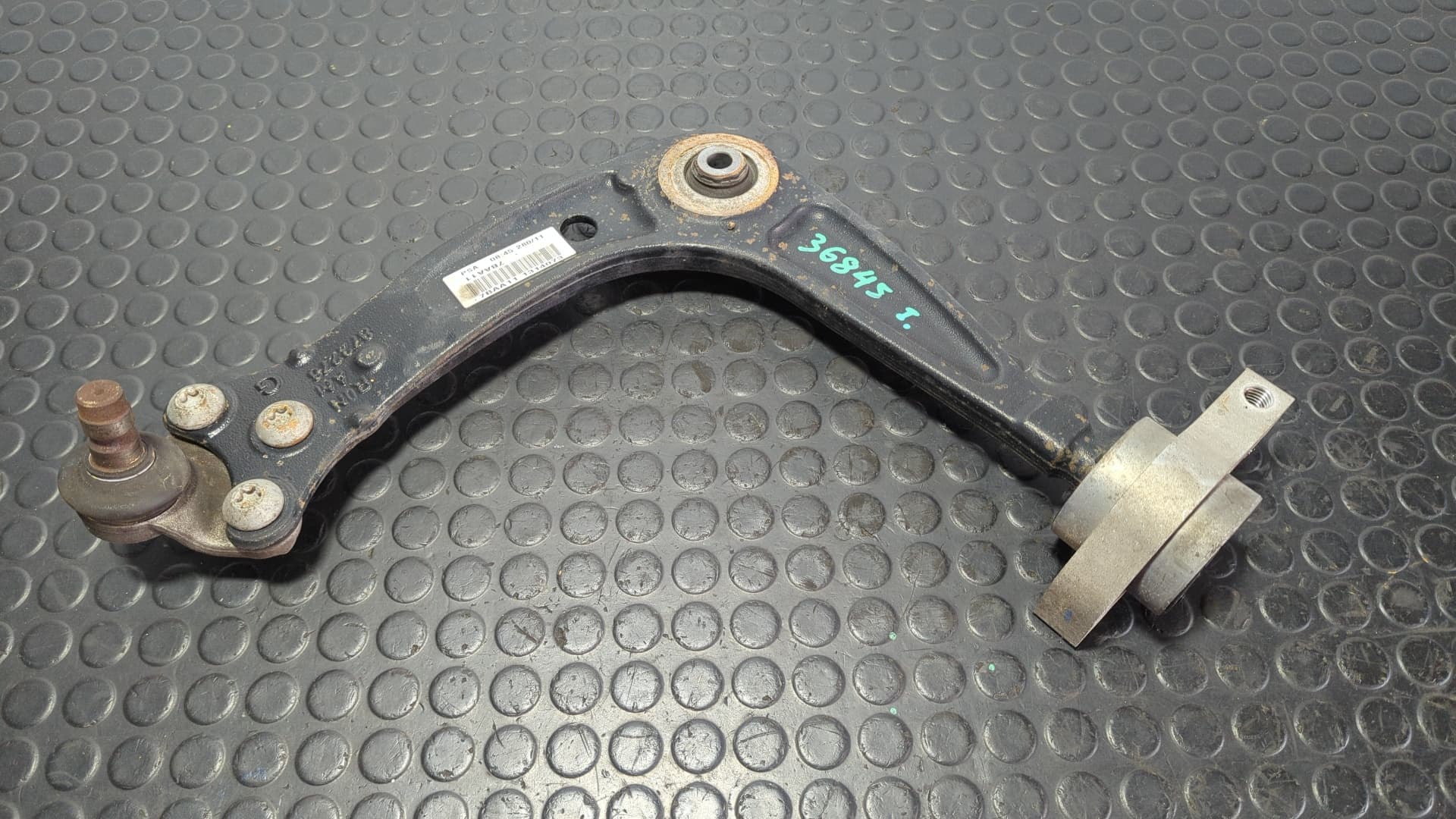 Recambio de BRAZO IZQUIERDO INFERIOR DELANTERO para PEUGEOT 508 SW SW ALLURE HDI 116 RH02 referencia OEM IAM 7BAA11 - NEGRO