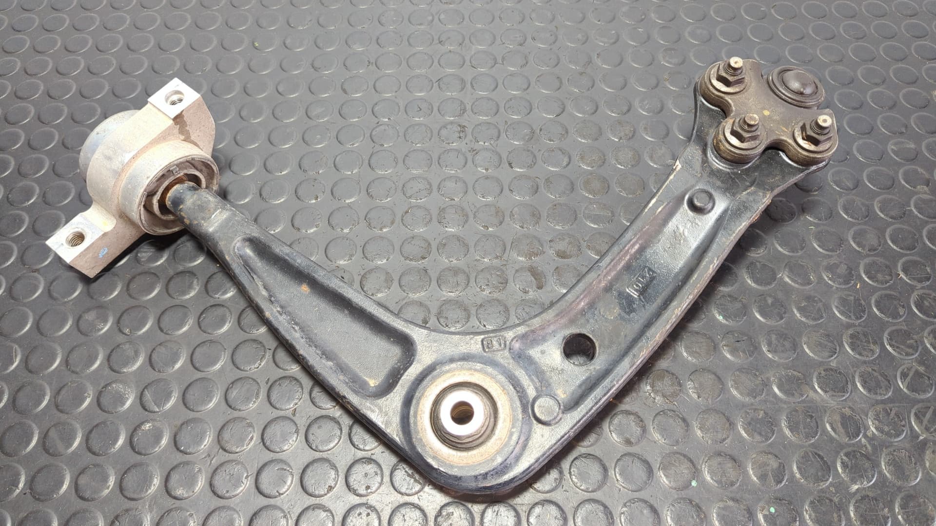 Recambio de BRAZO DERECHO INFERIOR DELANTERO para PEUGEOT 508 SW SW ALLURE HDI 116 RH02 referencia OEM IAM 7AAA11 - NEGRO 5