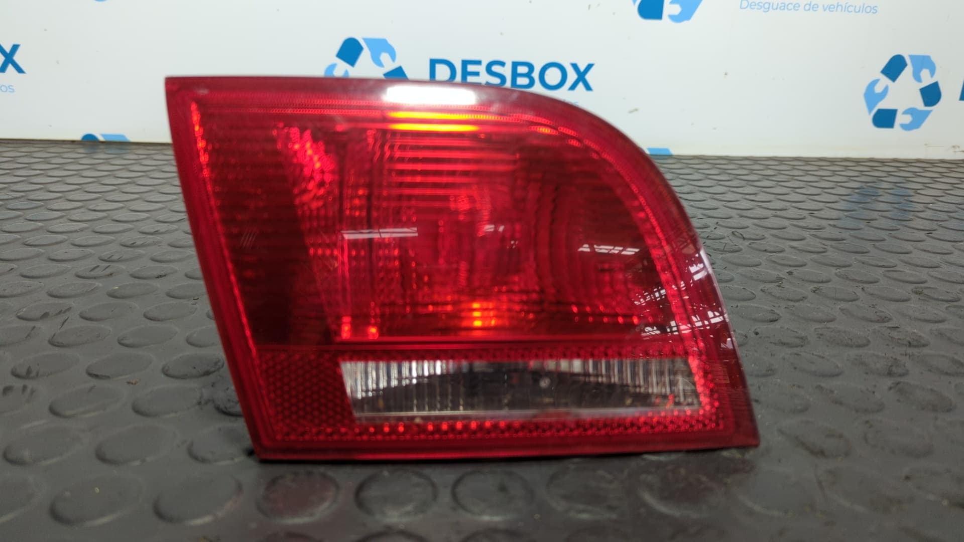 Recambio de PILOTO PORTON IZQUIERDO para AUDI A3 SPORTBACK (8P) 1.9 TDI BXE - NEGRO