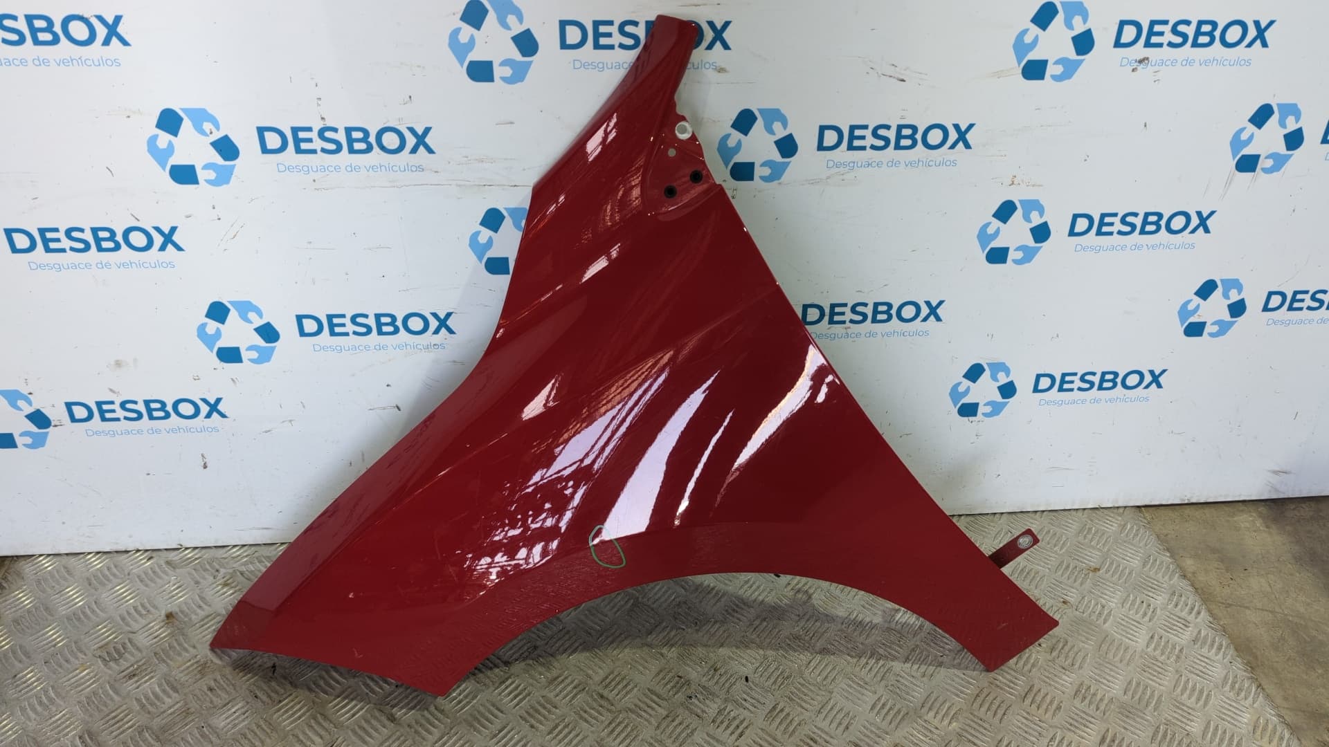 Recambio de ALETA DELANTERA IZQUIERDA para RENAULT MEGANE III COUPE MEGANE COUPE 1.5 DCI K9KG8 - ROJO