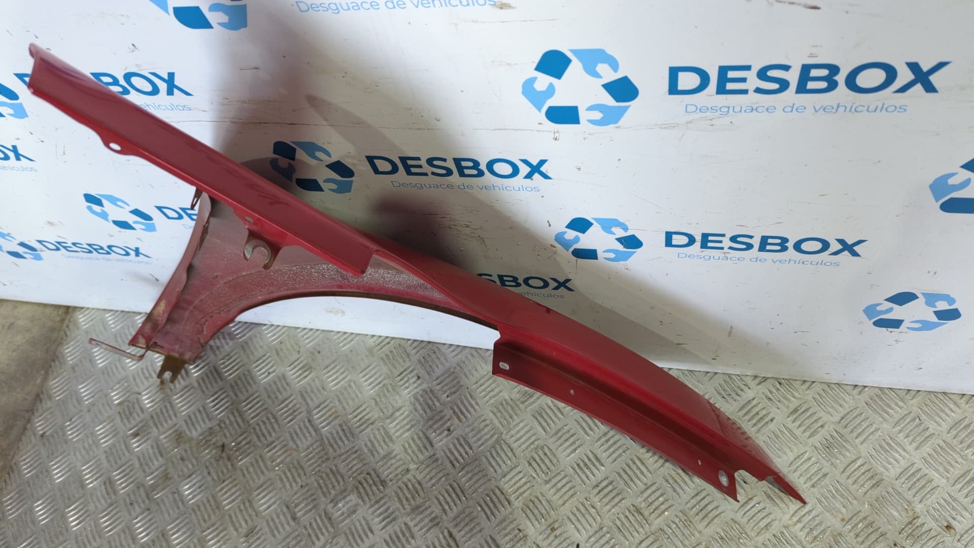 Recambio de ALETA DELANTERA IZQUIERDA para RENAULT MEGANE III COUPE MEGANE COUPE 1.5 DCI K9KG8 - ROJO 2