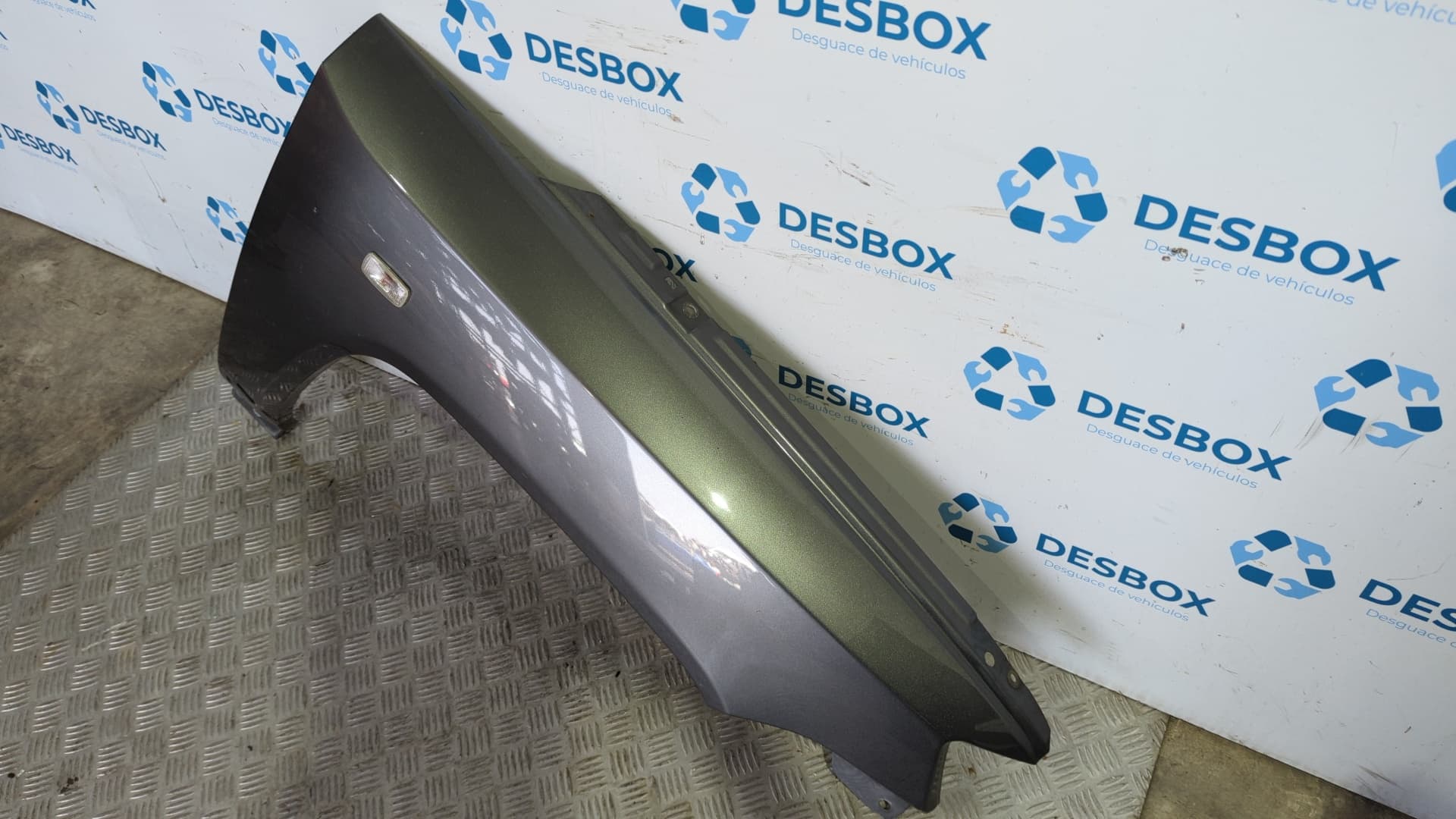 Recambio de ALETA DELANTERA DERECHA para CHRYSLER JEEP COMPASS 2.2 CRD CAT 651 925 ON - GRIS 2