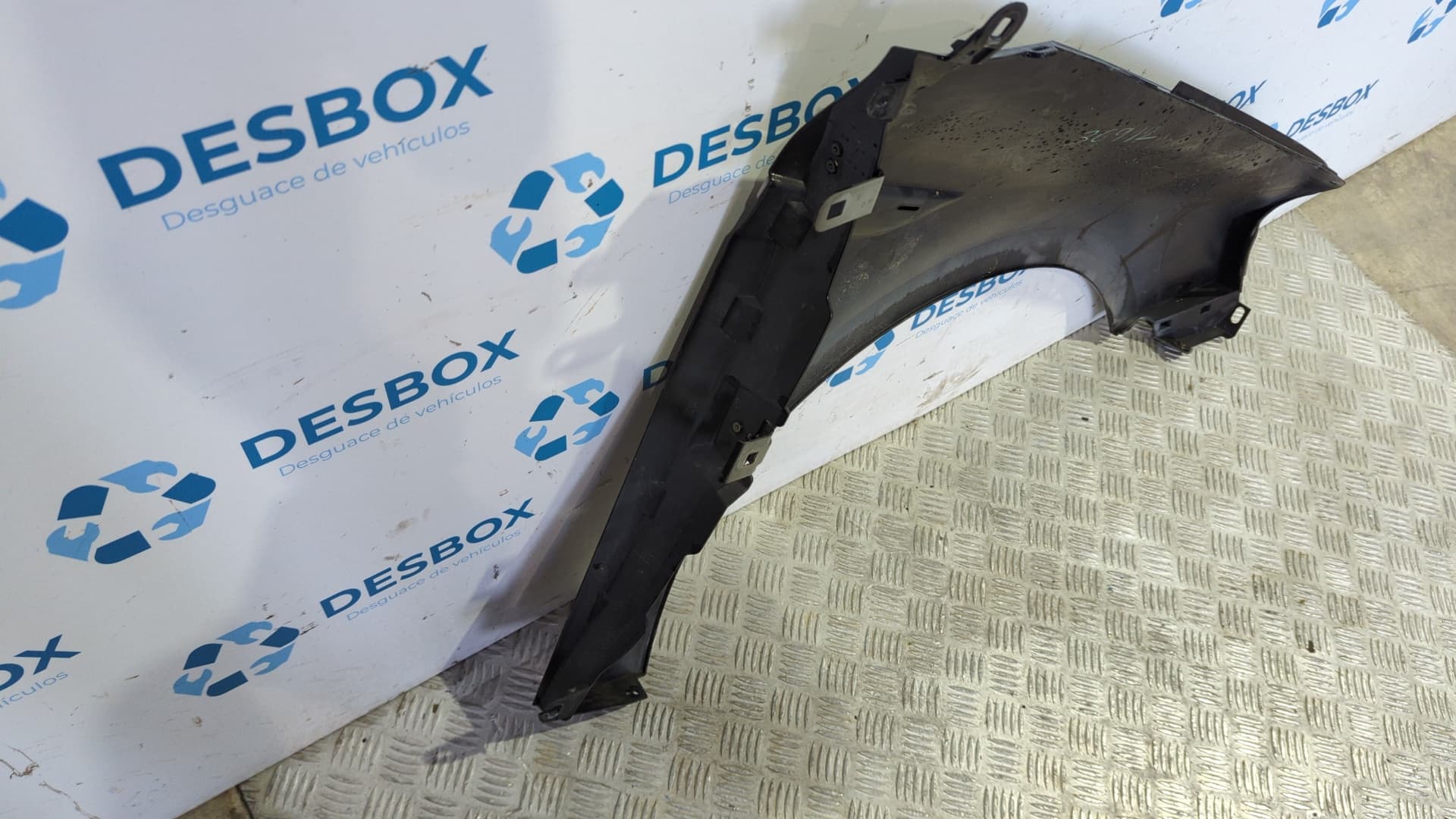 Recambio de ALETA DELANTERA IZQUIERDA para RENAULT MEGANE IV BERLINA 5P 1.5 DCI K9KG6 - NEGRO 2