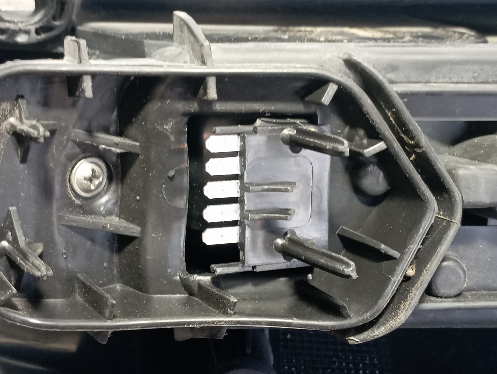 Recambio de PILOTO TRASERO IZQUIERDO para OPEL CORSA C 1.2 Z12XEP referencia OEM IAM 09114336 - NEGRO 3