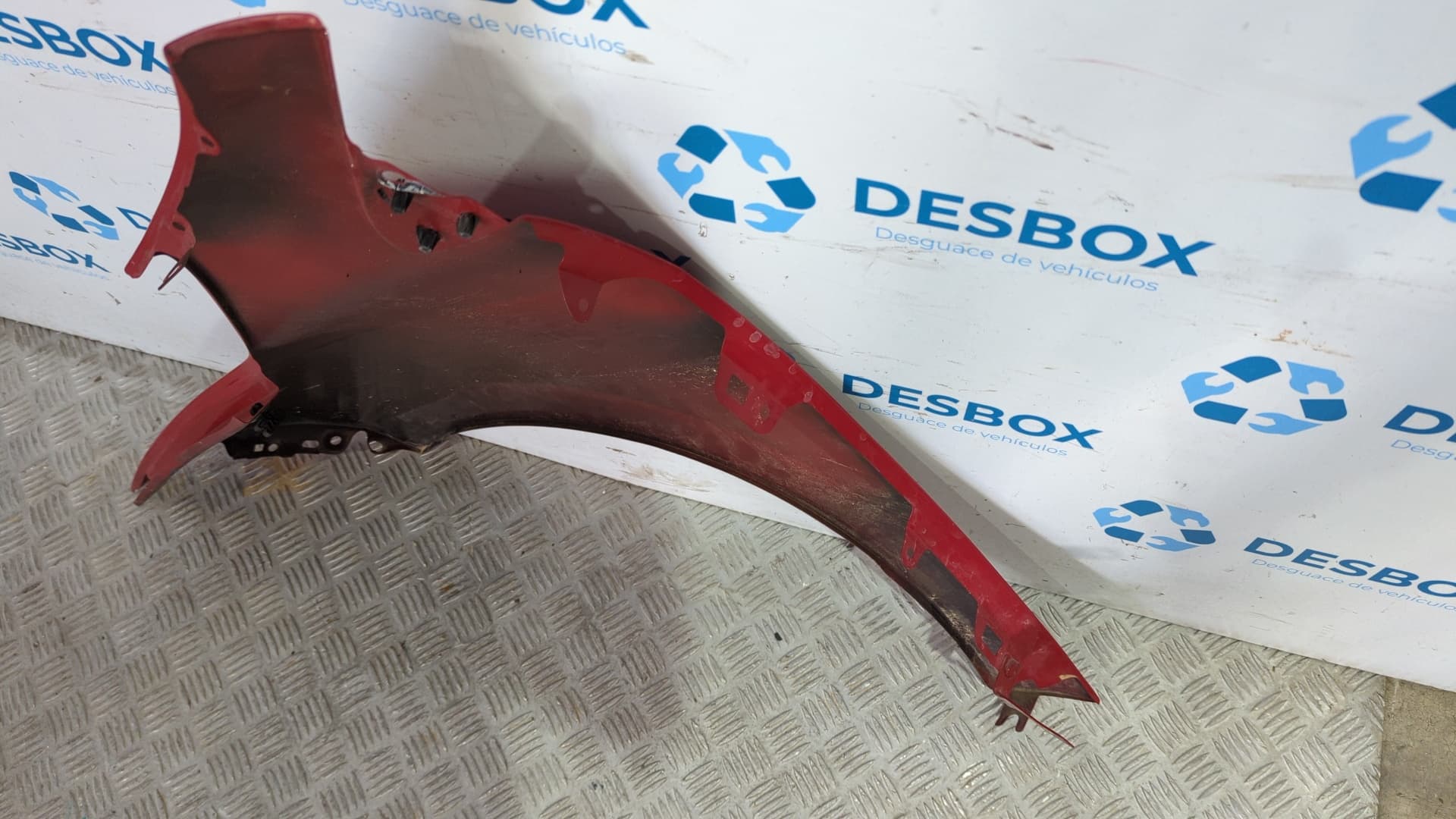Recambio de ALETA DELANTERA DERECHA para RENAULT MEGANE III COUPE MEGANE COUPE 1.5 DCI K9KG8 - ROJO 2