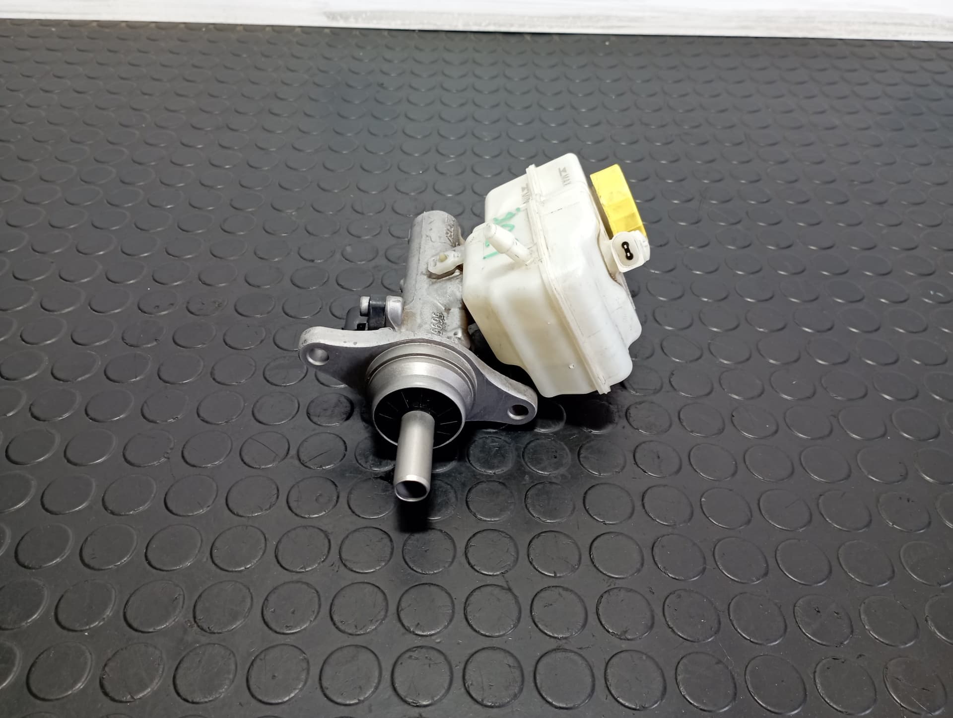 Recambio de BOMBA FRENO para AUDI A1 SPORTBACK (8XF) 1.4 TDI CUS referencia OEM IAM 6R0611301A - BLANCO