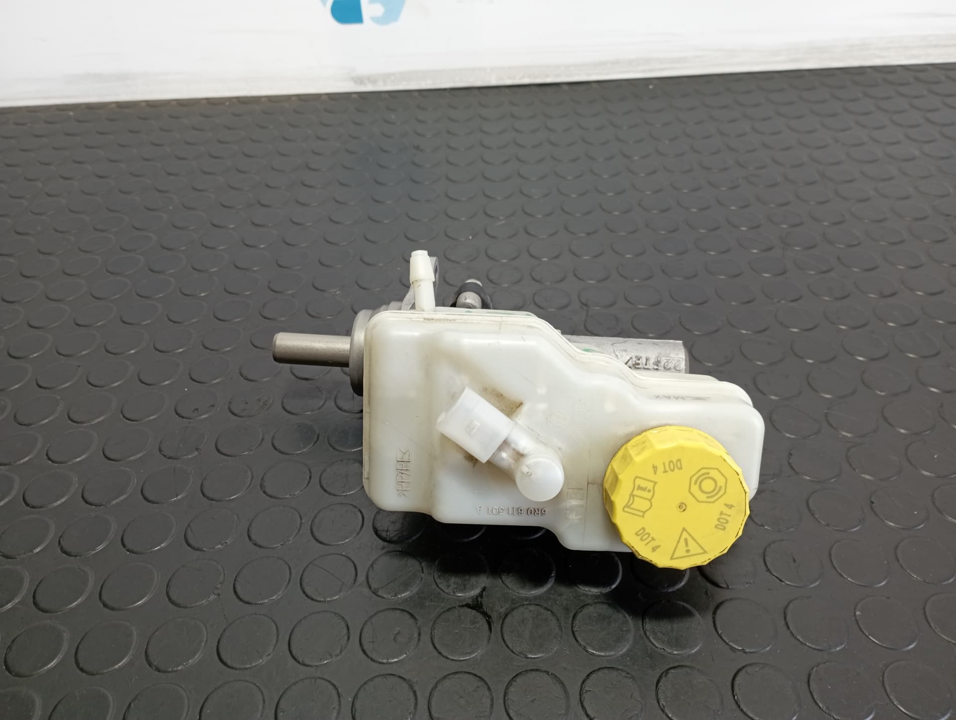 Recambio de BOMBA FRENO para AUDI A1 SPORTBACK (8XF) 1.4 TDI CUS referencia OEM IAM 6R0611301A - BLANCO 2