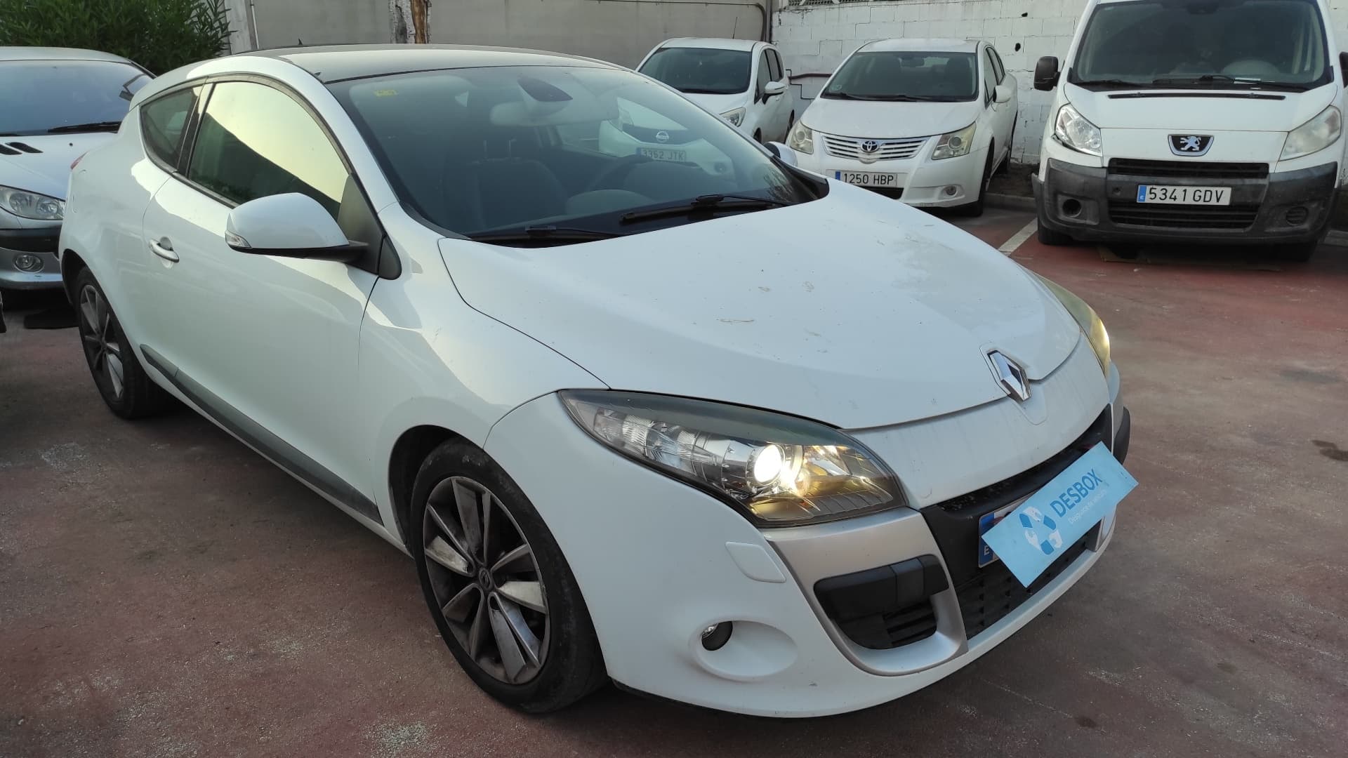 Recambio de GUARNECIDO PUERTA DELANTERA IZQUIERDA para RENAULT MEGANE III COUPE 1.4 GASOLINA H4JA7 - BLANCO