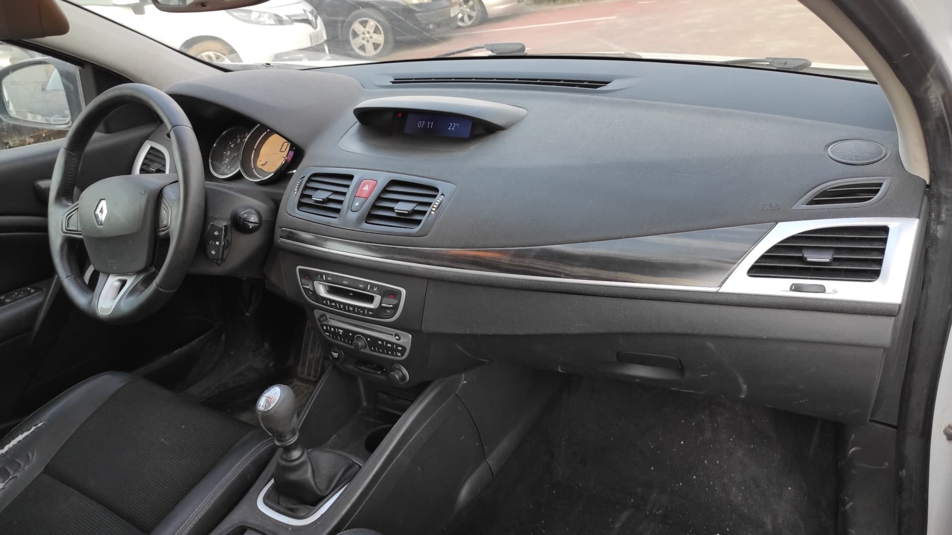 Recambio de GUARNECIDO PUERTA DELANTERA IZQUIERDA para RENAULT MEGANE III COUPE 1.4 GASOLINA H4JA7 - BLANCO 3