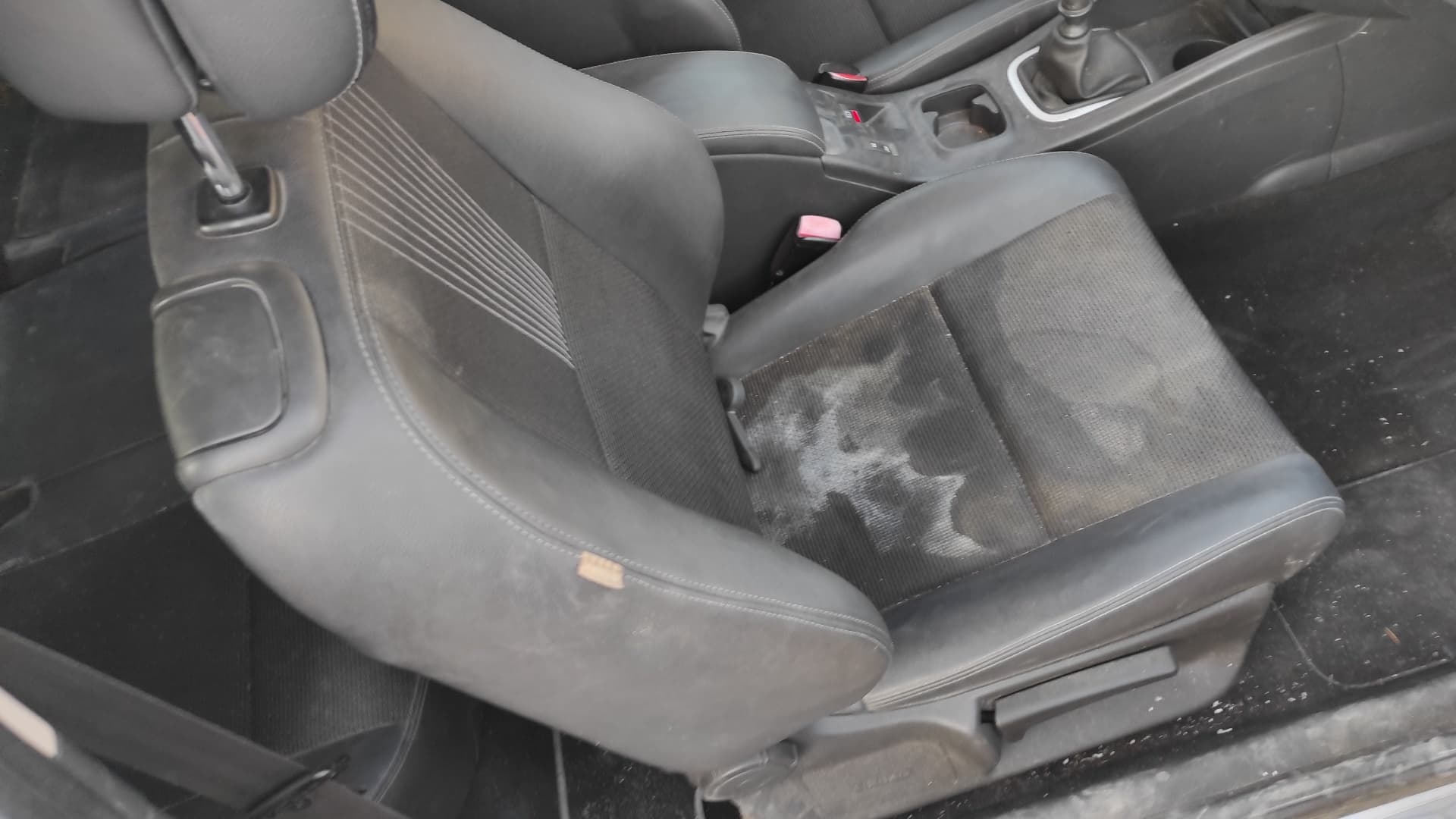 Recambio de GUARNECIDO PUERTA DELANTERA IZQUIERDA para RENAULT MEGANE III COUPE 1.4 GASOLINA H4JA7 - BLANCO 5