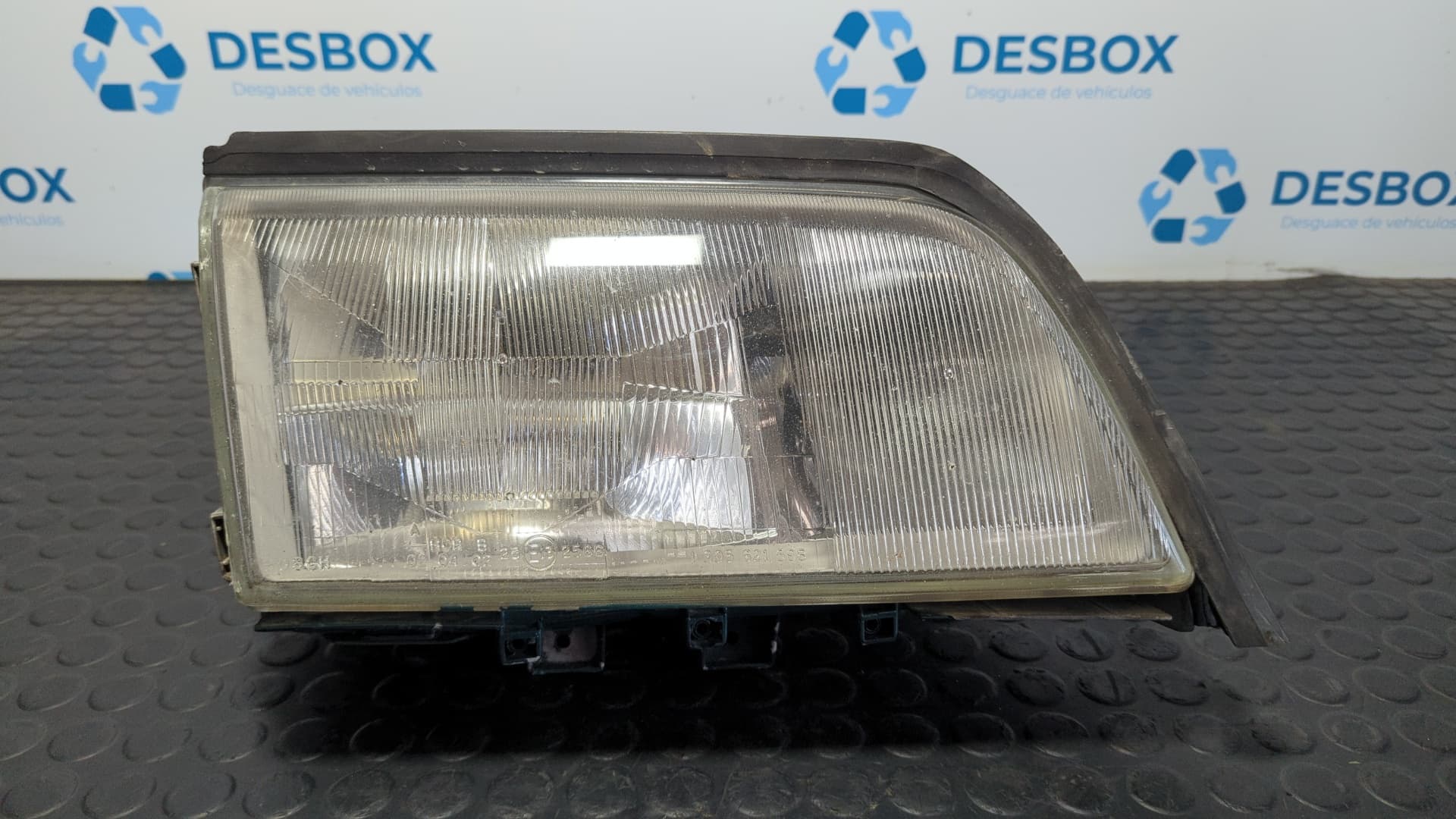 Recambio de FARO DERECHO para MERCEDES-BENZ CLASE C (W202) referencia OEM IAM 1305230125