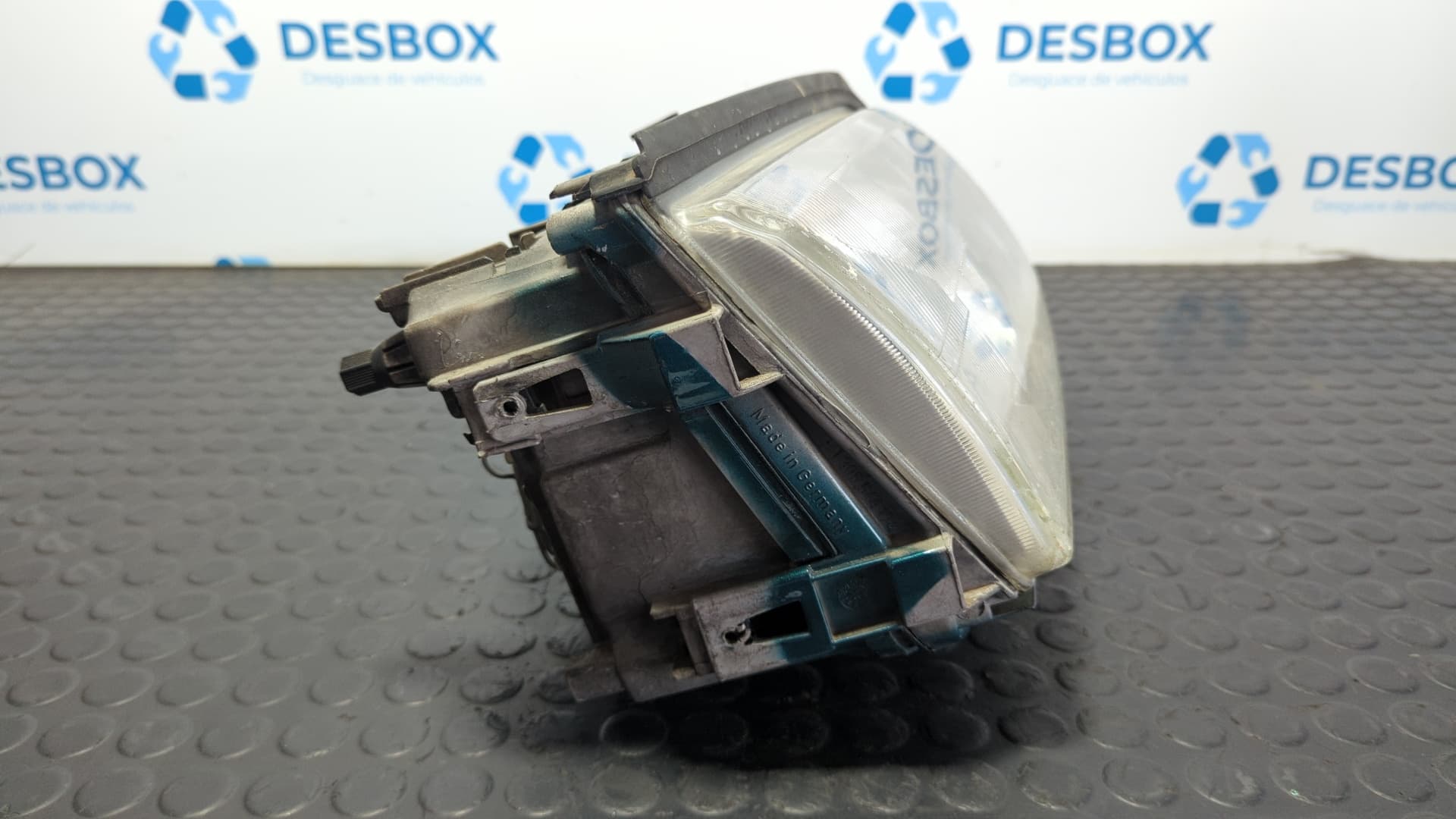 Recambio de FARO DERECHO para MERCEDES-BENZ CLASE C (W202) referencia OEM IAM 1305230125 7