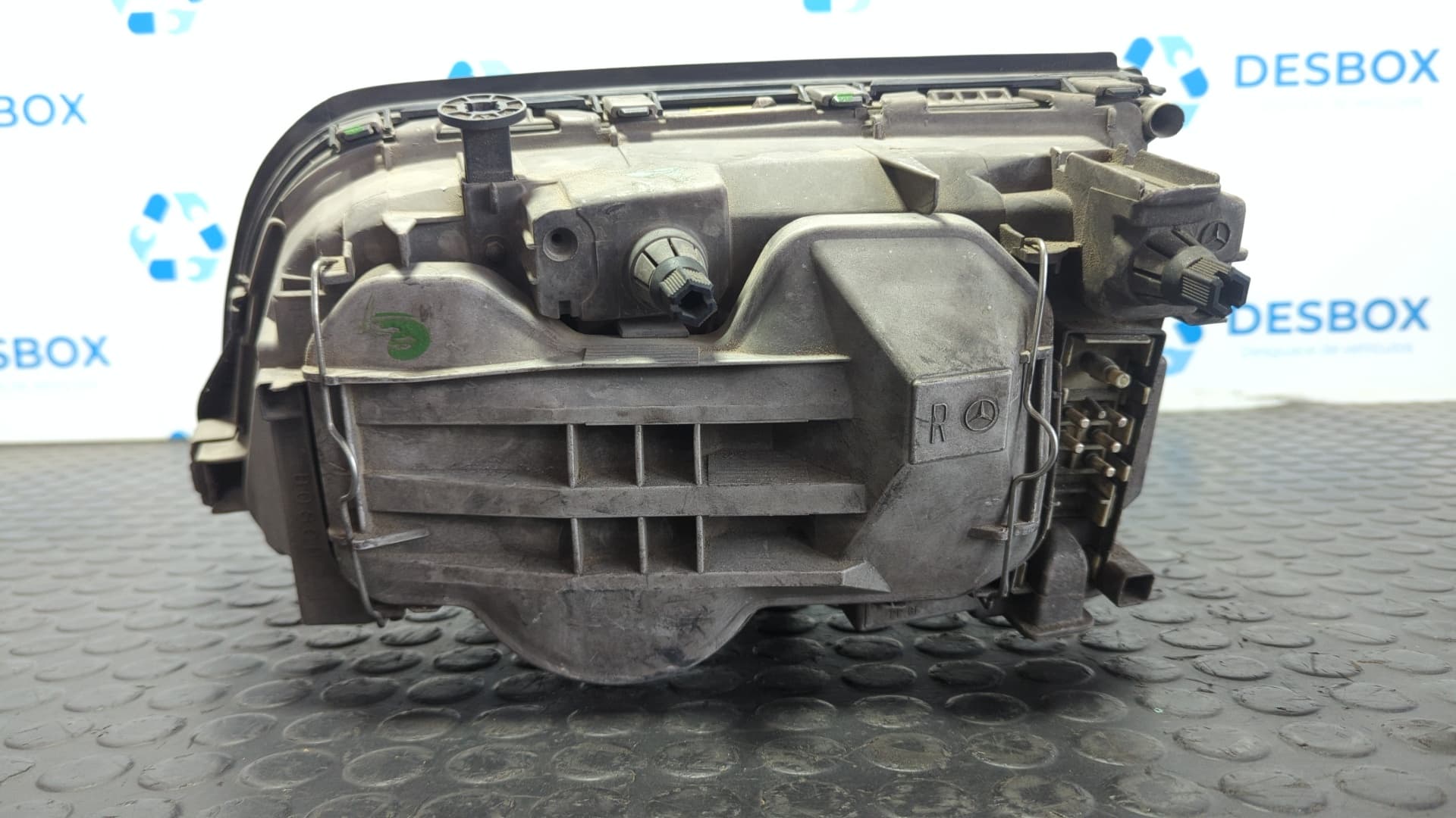 Recambio de FARO DERECHO para MERCEDES-BENZ CLASE C (W202) referencia OEM IAM 1305230125 3