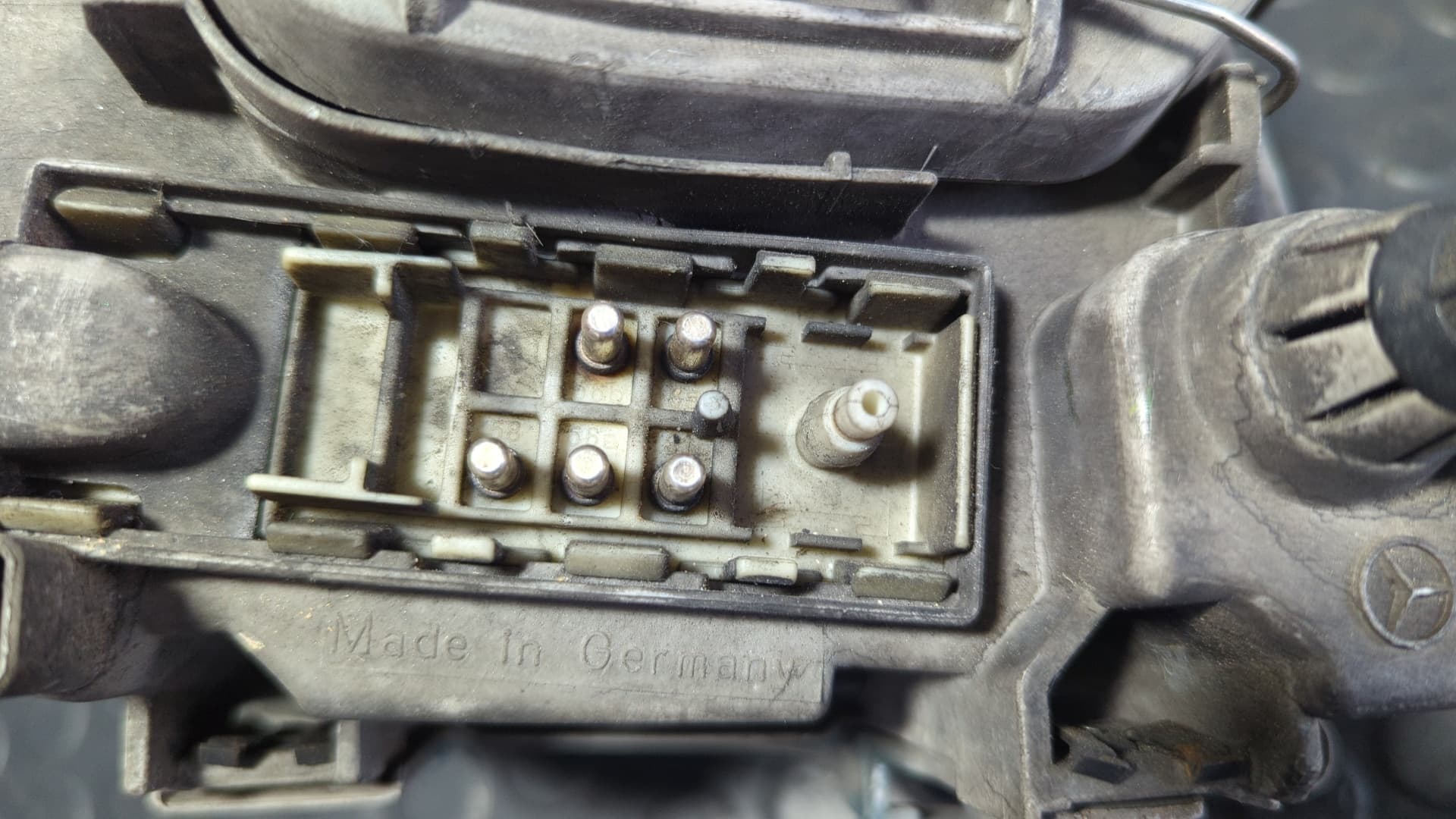 Recambio de FARO DERECHO para MERCEDES-BENZ CLASE C (W202) referencia OEM IAM 1305230125 5