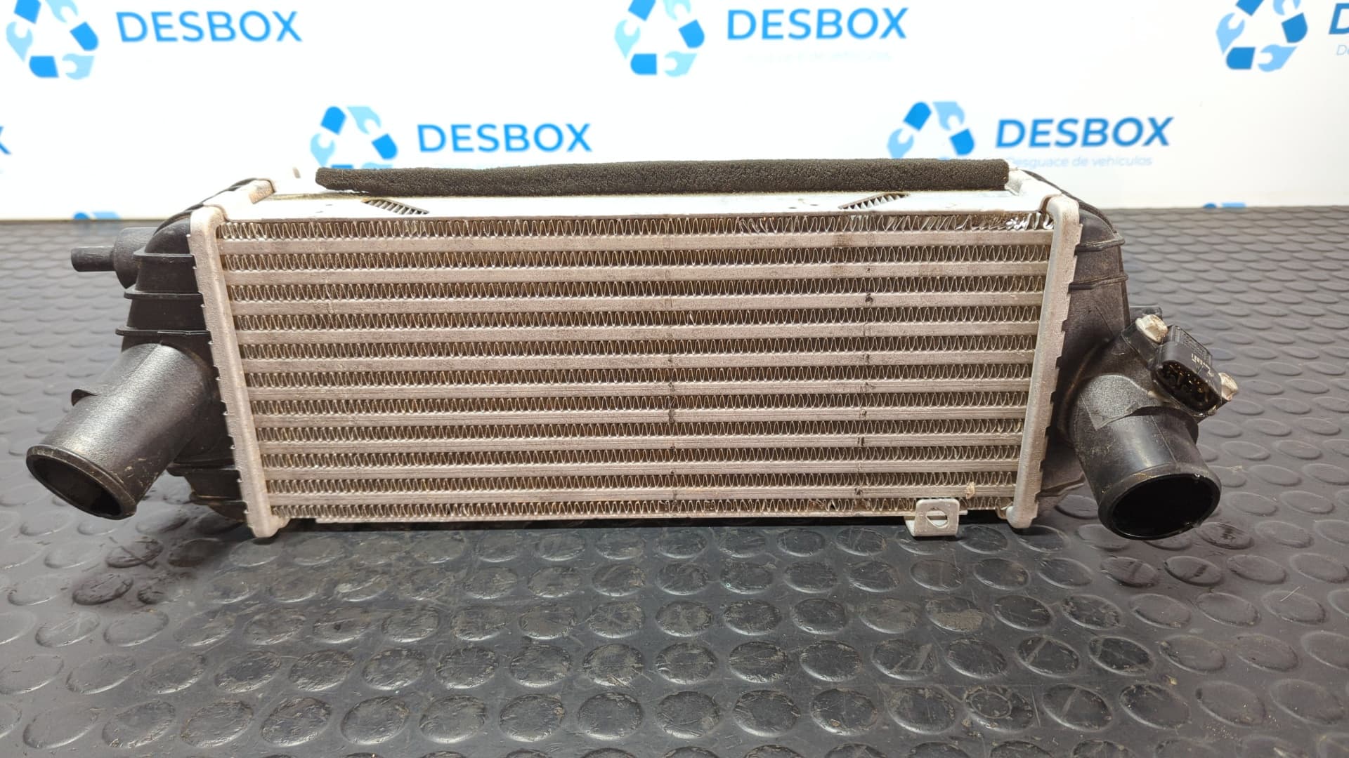 Recambio de INTERCOOLER para HYUNDAI IX35 1.6 CRDI D4FD referencia OEM IAM 282702A850 - GRIS