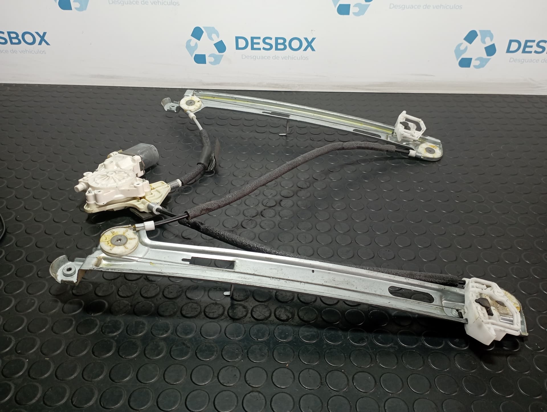 Recambio de ELEVALUNAS DELANTERO IZQUIERDO para CHRYSLER JEEP COMPASS 2.2 CRD CAT 651 925 ON referencia OEM IAM 05074821AAD - GRIS 4