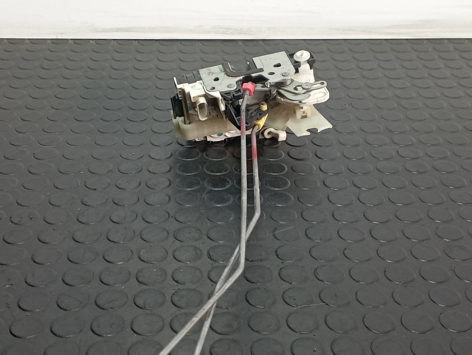 Recambio de CERRADURA PUERTA TRASERA DERECHA para CHRYSLER JEEP COMPASS 2.2 CRD CAT 651 925 ON referencia OEM IAM P04589650AD - GRIS 2