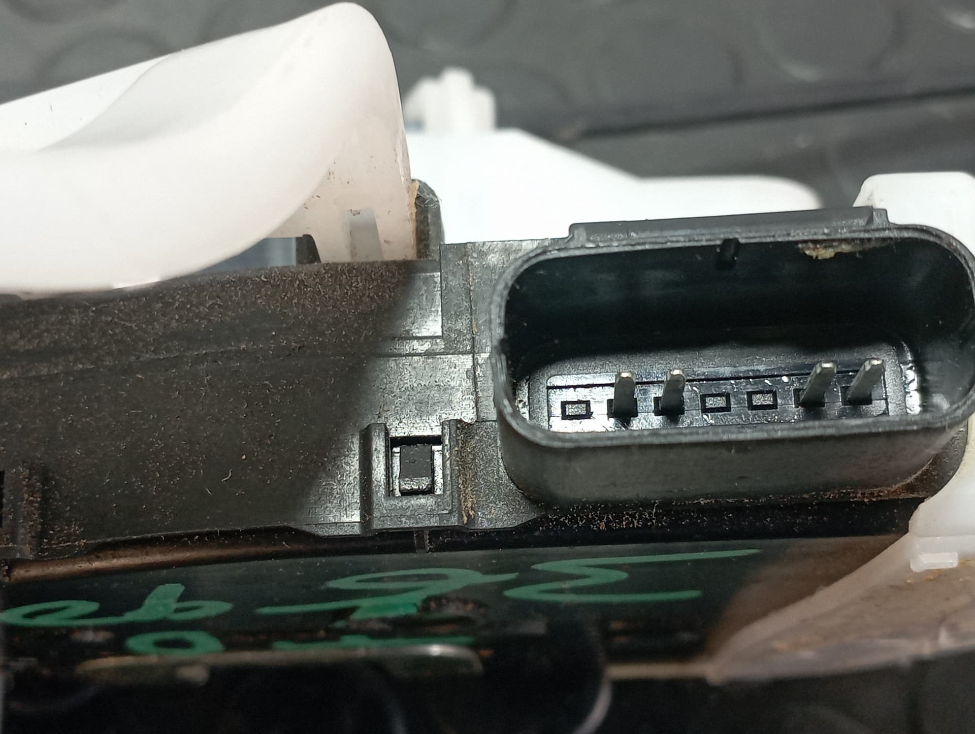 Recambio de CERRADURA PUERTA TRASERA DERECHA para HYUNDAI IX35 1.6 CRDI D4FD referencia OEM IAM 9075200300 - GRIS 3