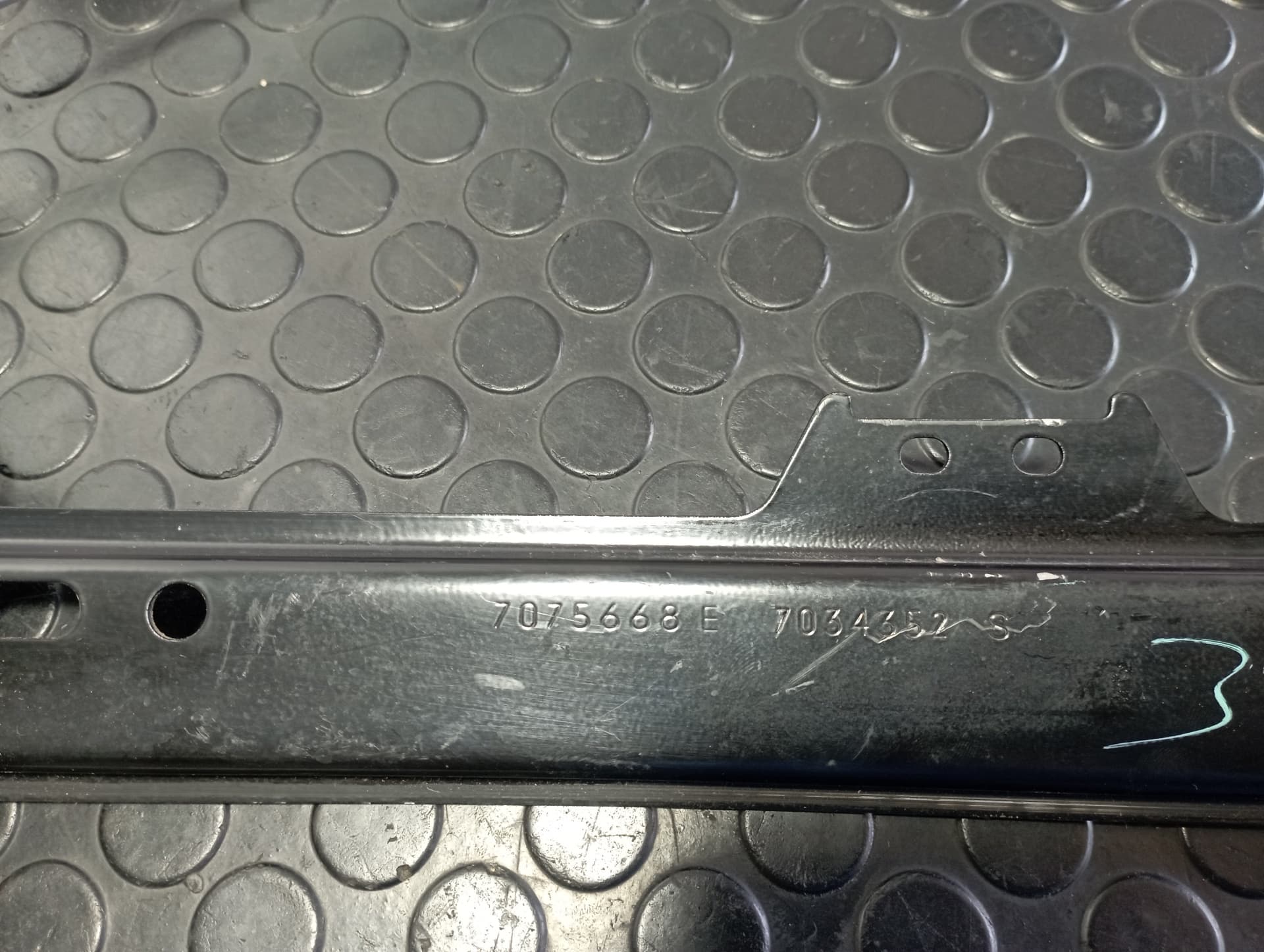 Recambio de ELEVALUNAS DELANTERO DERECHO para BMW SERIE 5 BERLINA (E60) 525d 256D2 referencia OEM IAM 7075668E - AZUL 4