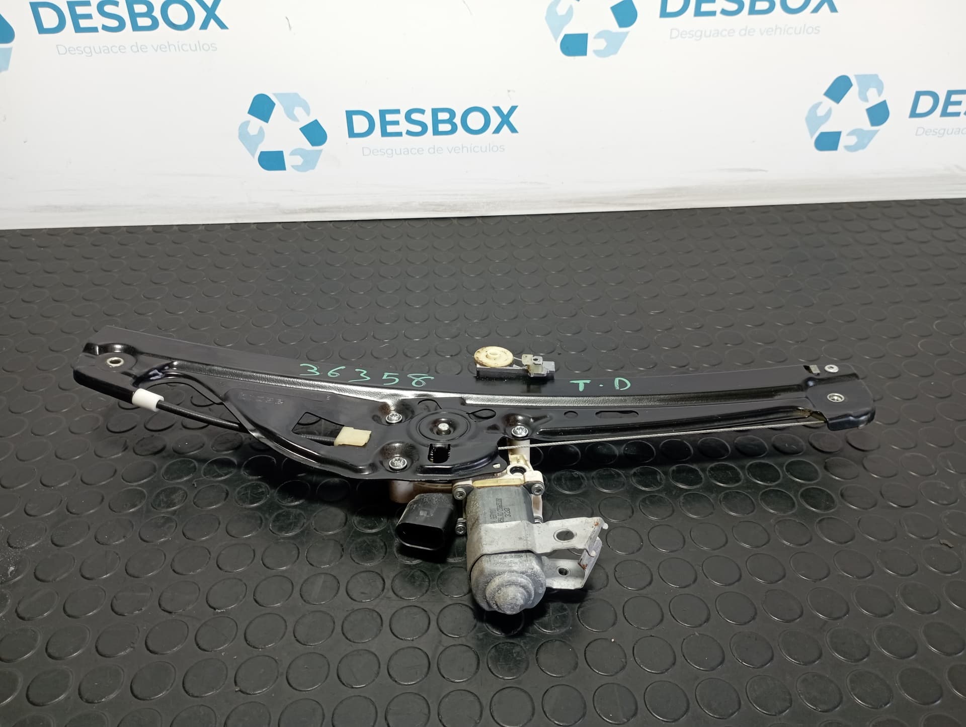 Recambio de ELEVALUNAS TRASERO DERECHO para BMW SERIE 5 BERLINA (E60) 525d 256D2 referencia OEM IAM 7075674E - AZUL