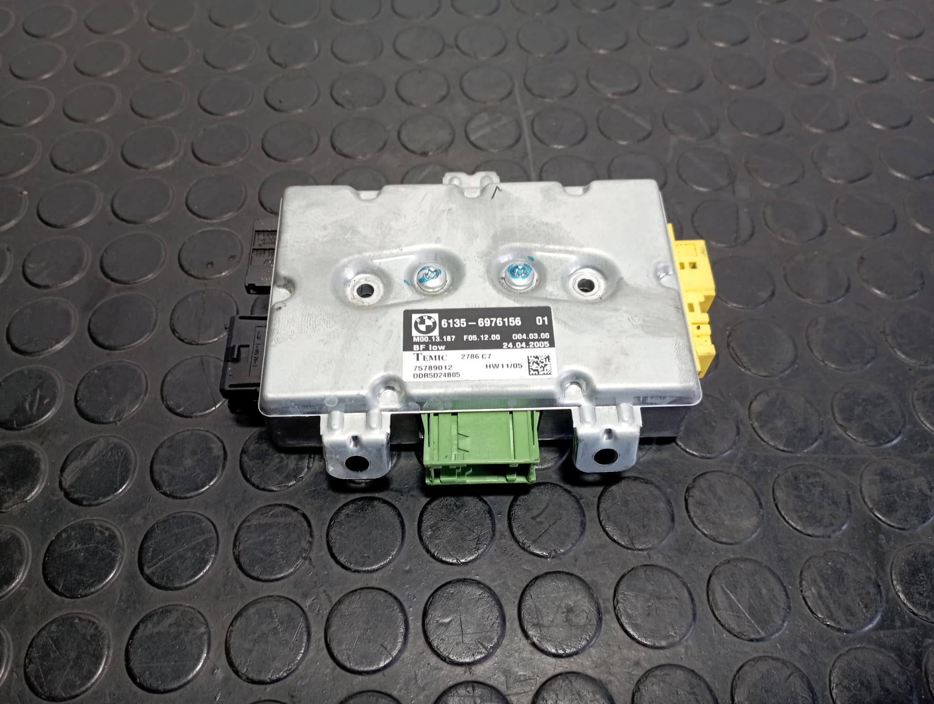 Recambio de MODULO ELECTRONICO para BMW SERIE 5 BERLINA (E60) 525d 256D2 referencia OEM IAM 6135697615601 - AZUL