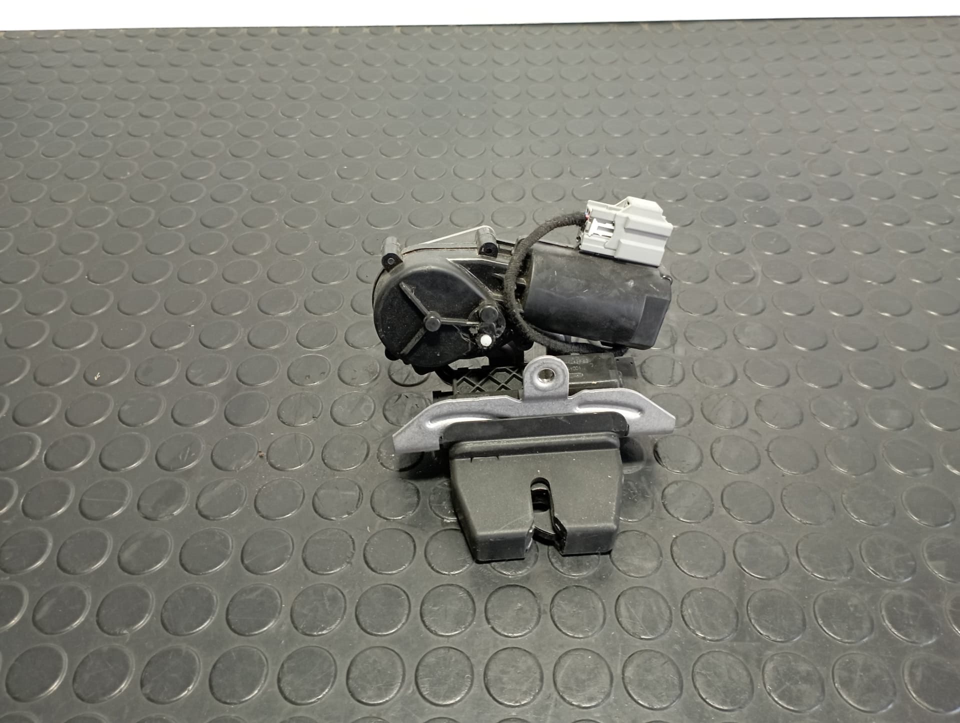 Recambio de CERRADURA MALETERO / PORTON para FORD KUGA 1.5 ECOSPORT M8MD referencia OEM IAM 01041541001 - AZUL