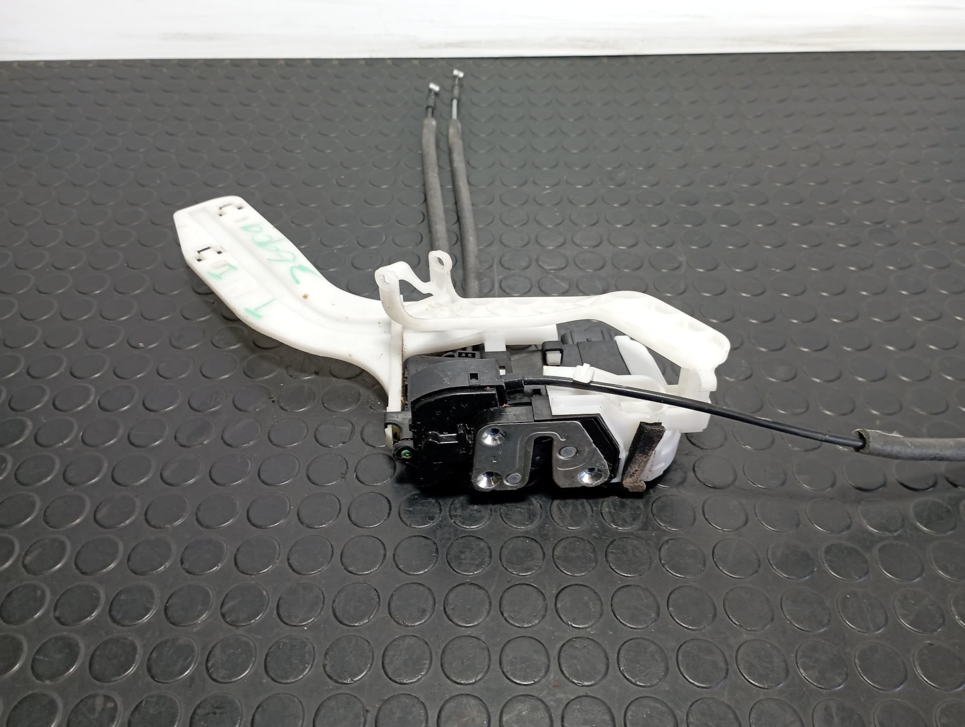Recambio de CERRADURA PUERTA TRASERA IZQUIERDA para HYUNDAI IX35 1.6 CRDI D4FD referencia OEM IAM 9075100300 - GRIS