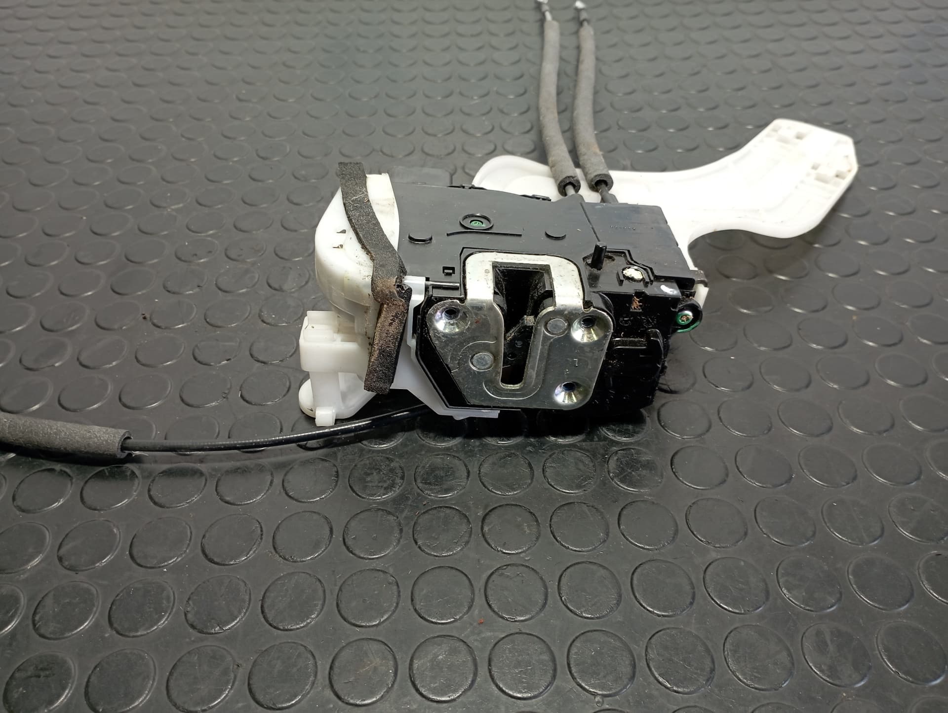 Recambio de CERRADURA PUERTA TRASERA IZQUIERDA para HYUNDAI IX35 1.6 CRDI D4FD referencia OEM IAM 9075100300 - GRIS 3