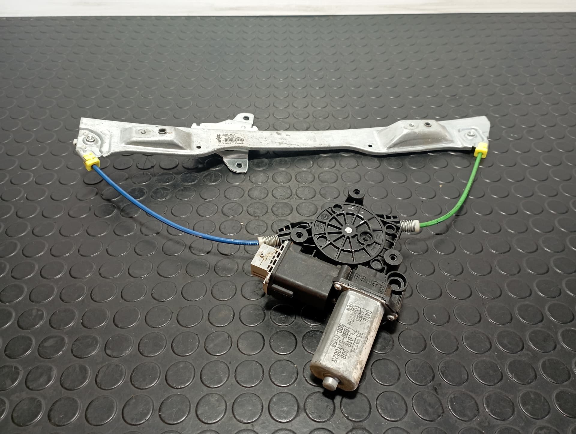 Recambio de ELEVALUNAS DELANTERO IZQUIERDO para OPEL CORSA E 1.4 GASOLINA B14XER referencia OEM IAM 541613212 - GRIS
