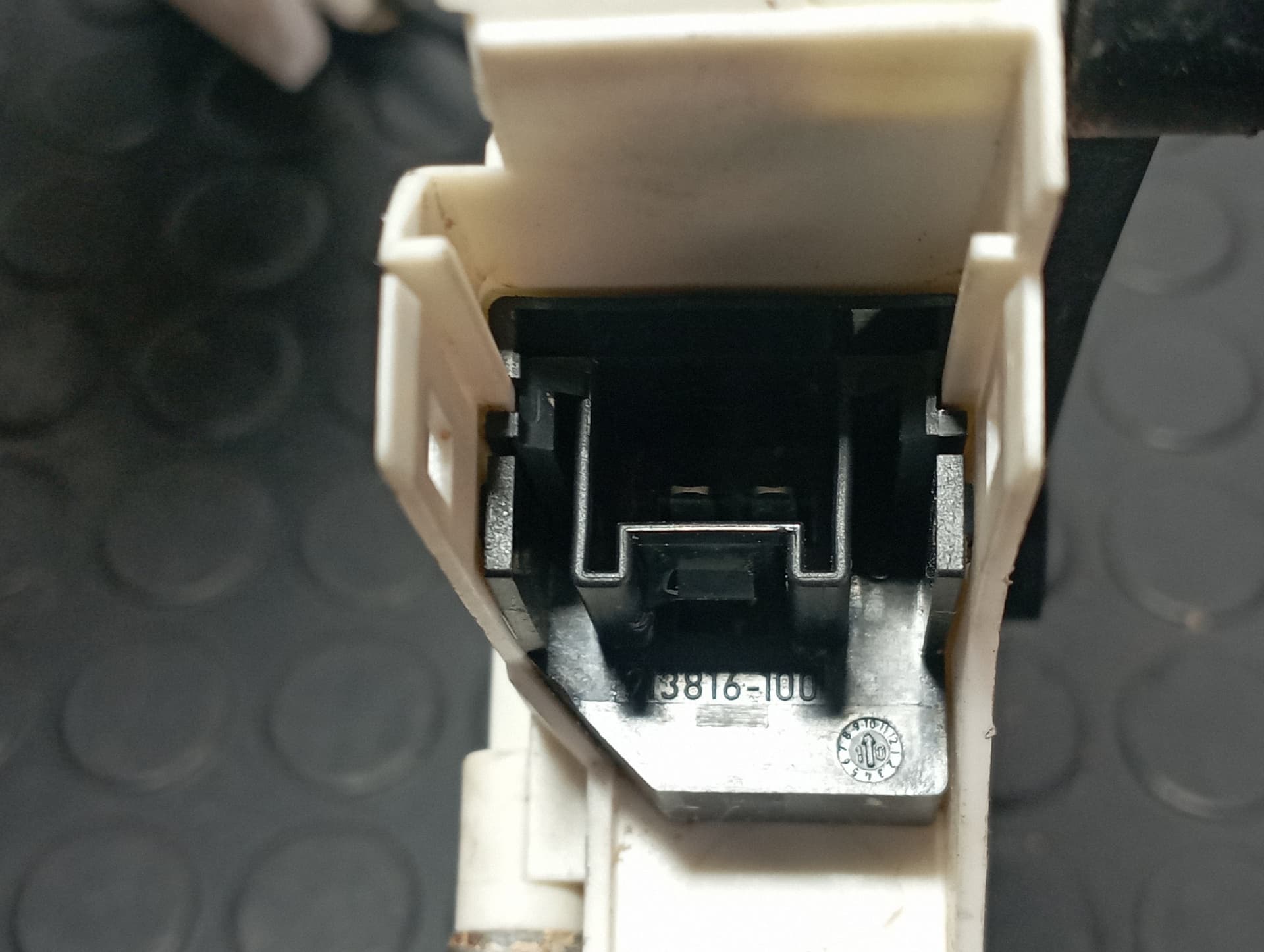 Recambio de ELEVALUNAS TRASERO IZQUIERDO para AUDI Q5 (8R) Q5 2.0 TDI CGL referencia OEM IAM 8R0839461D - AZUL 4