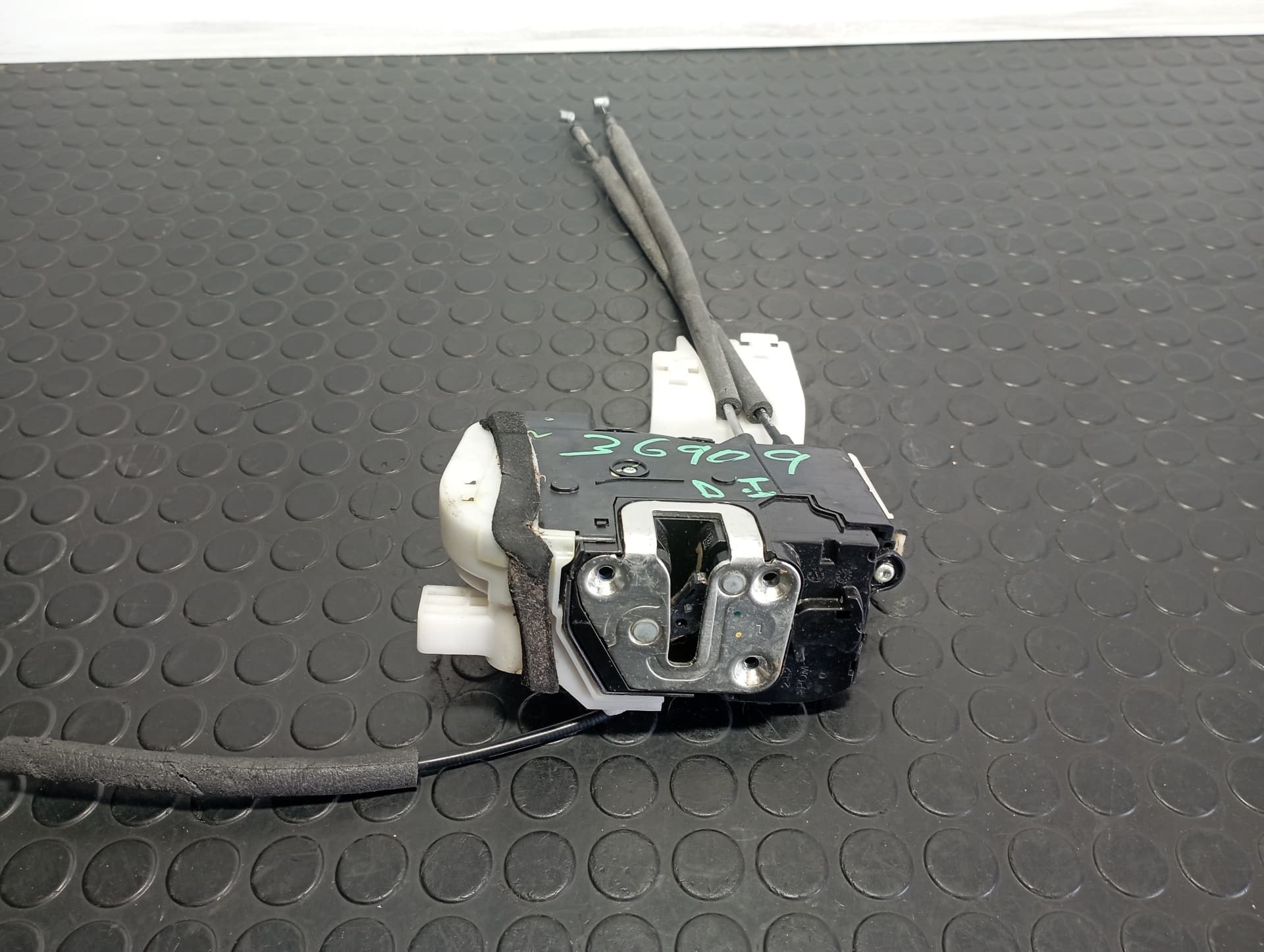 Recambio de CERRADURA PUERTA DELANTERA IZQUIERDA para HYUNDAI IX35 1.6 CRDI D4FD referencia OEM IAM 813102Y000 - GRIS 4