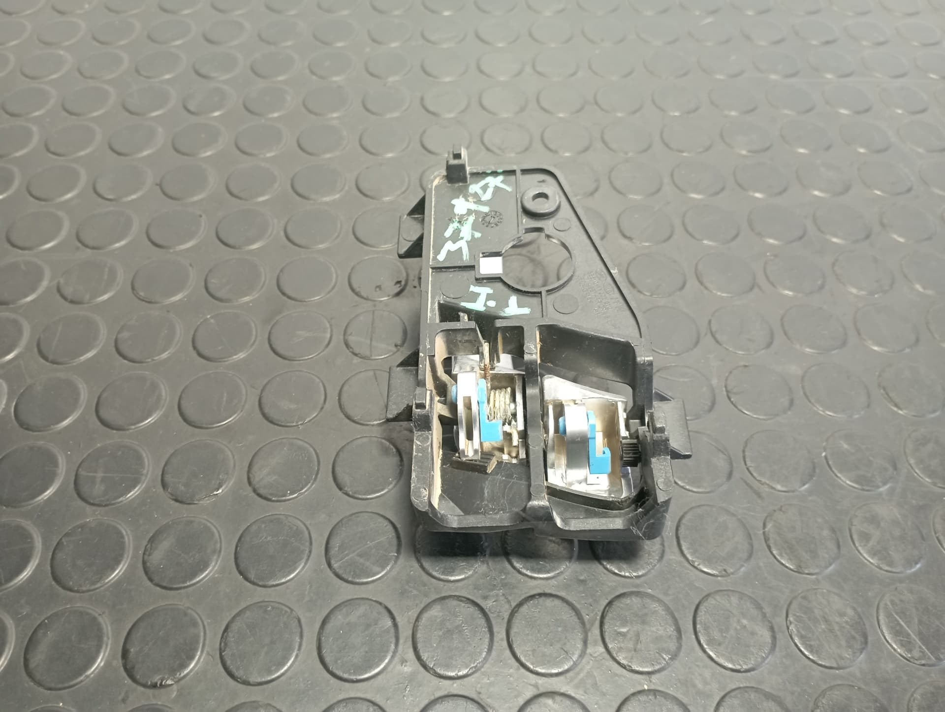 Recambio de MANETA INTERIOR TRASERA IZQUIERDA para KIA PICANTO 1.0 G3LA referencia OEM IAM 836101Y000 - ROJO 3