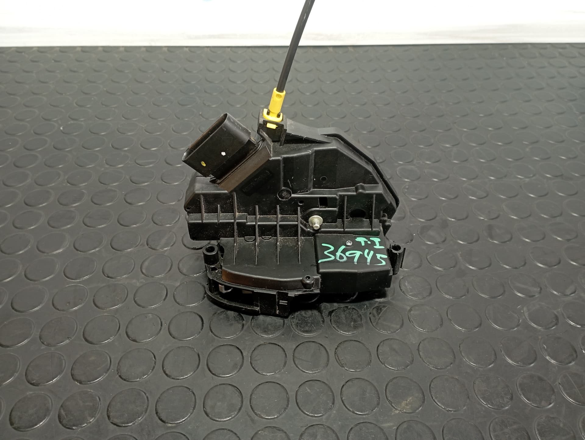Recambio de CERRADURA PUERTA TRASERA IZQUIERDA para FORD KUGA 1.5 ECOSPORT M8MD referencia OEM IAM BM5AA26413CG - AZUL