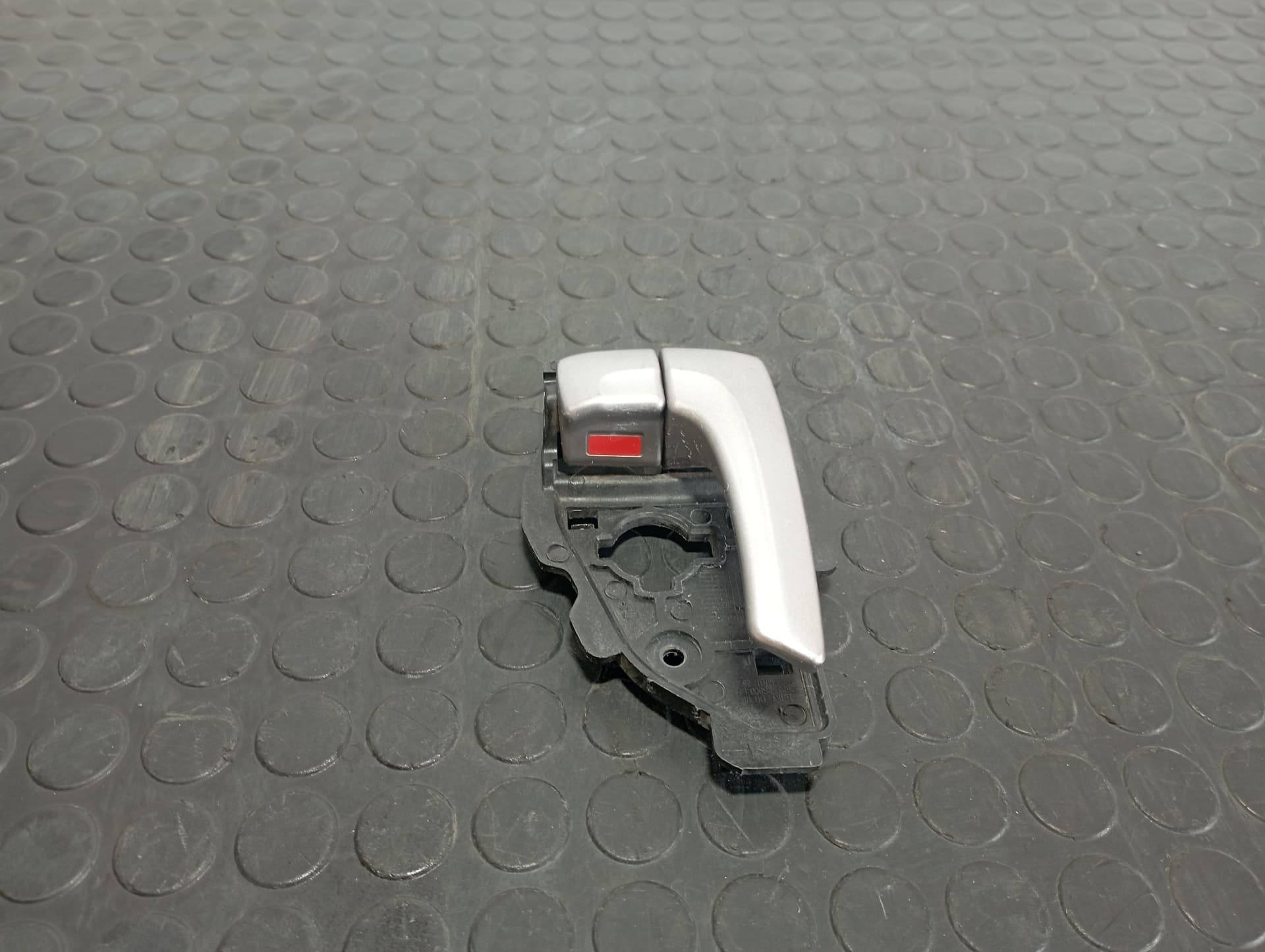 Recambio de MANETA INTERIOR DELANTERA DERECHA para HYUNDAI IX35 1.6 CRDI D4FD referencia OEM IAM 826232S000 - GRIS 3