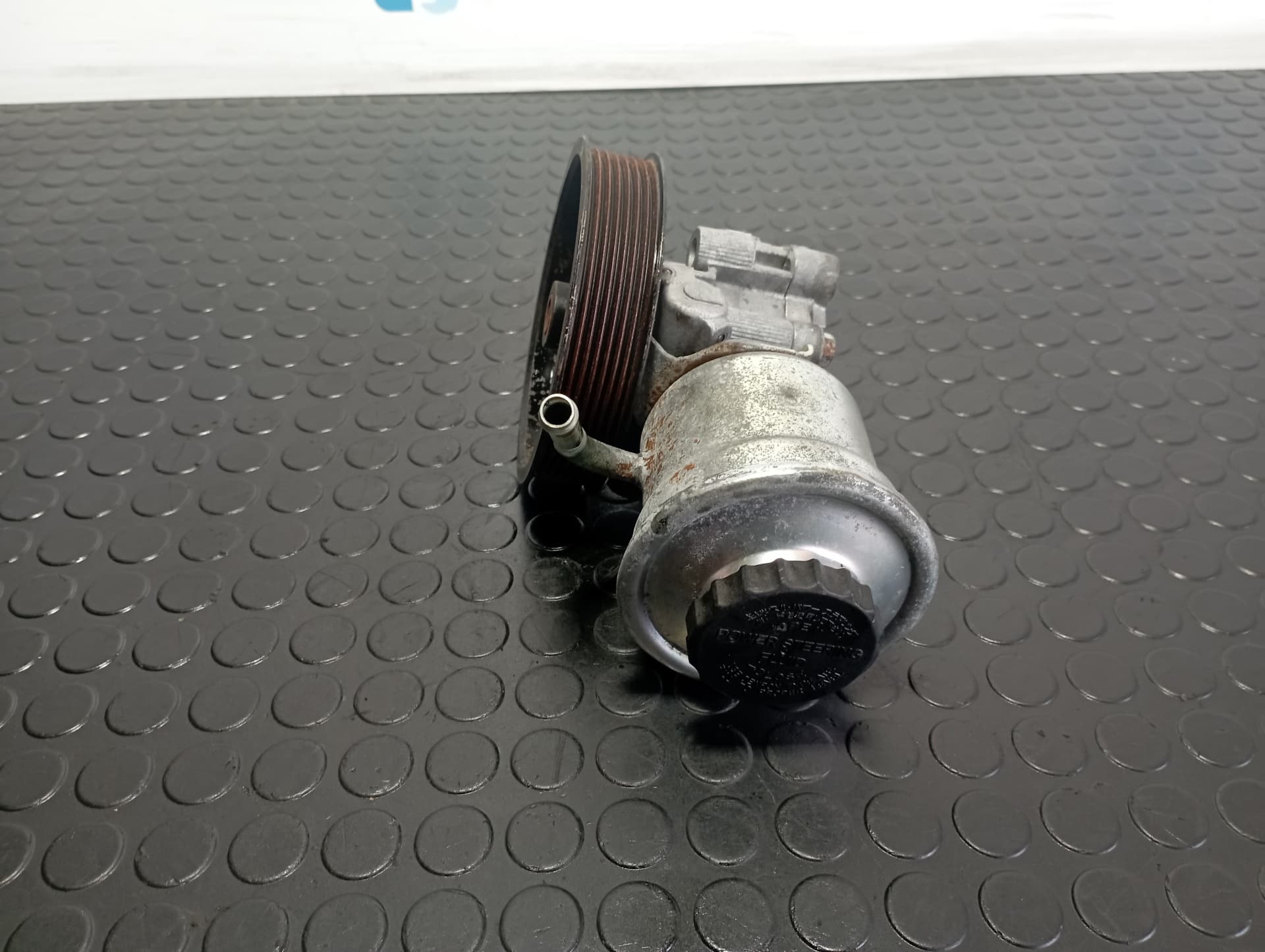 Recambio de BOMBA DIRECCION para TOYOTA AVENSIS BERLINA (T25) 2.2 D-CAT 2AD-FHV referencia OEM IAM 4431005120  - NEGRO 3