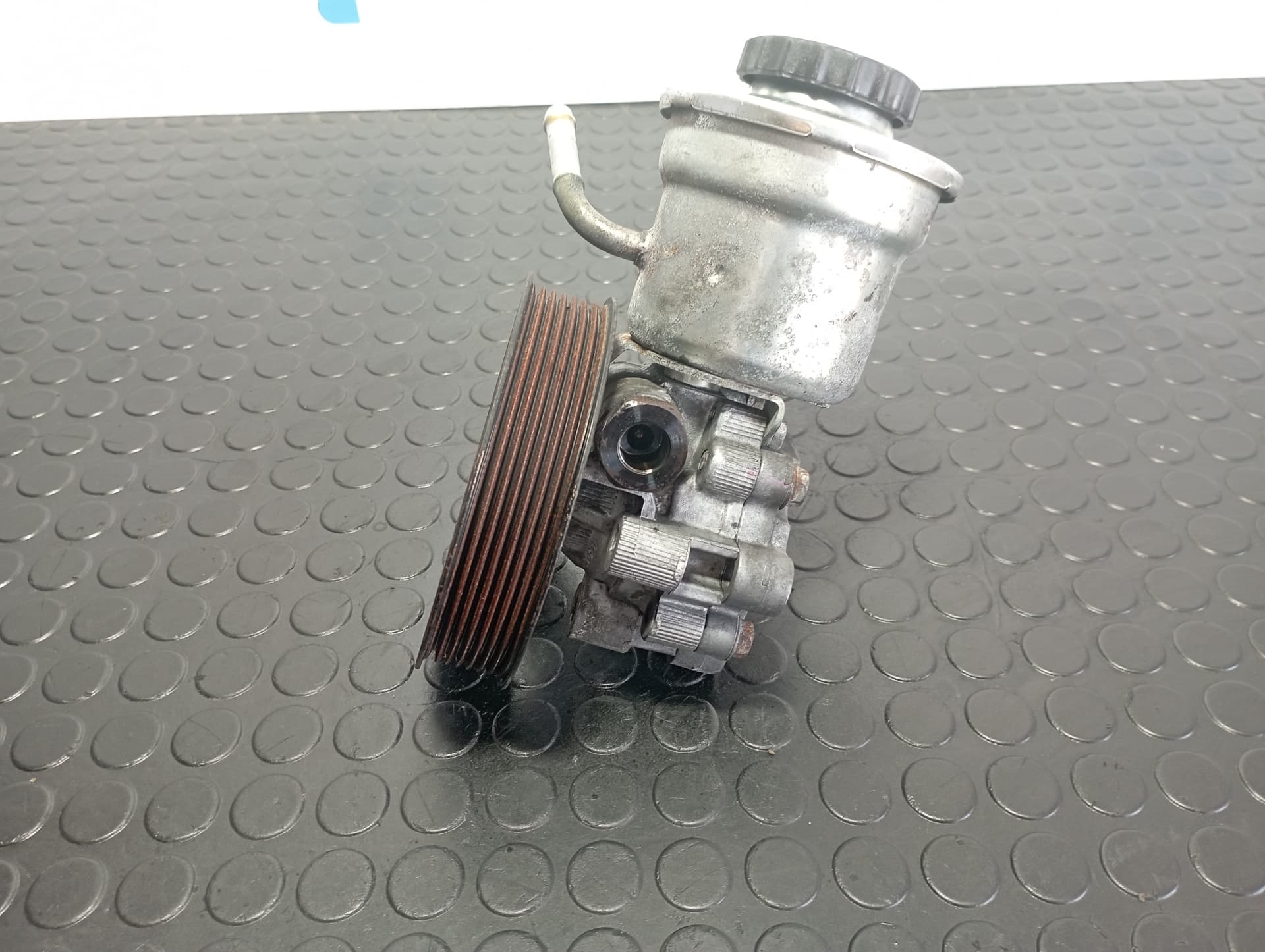 Recambio de BOMBA DIRECCION para TOYOTA AVENSIS BERLINA (T25) 2.2 D-CAT 2AD-FHV referencia OEM IAM 4431005120  - NEGRO 2
