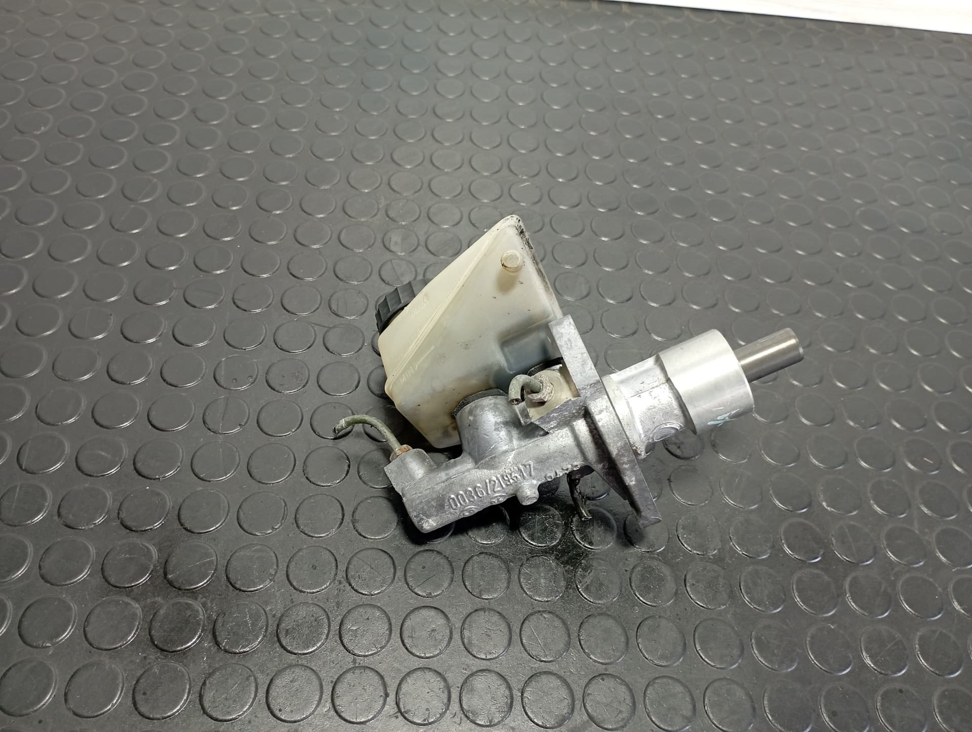 Recambio de BOMBA FRENO para MERCEDES-BENZ CLASE C (W201) BERLINA E 190 (201.024) M102961 referencia OEM IAM 32066144 - GRIS 3