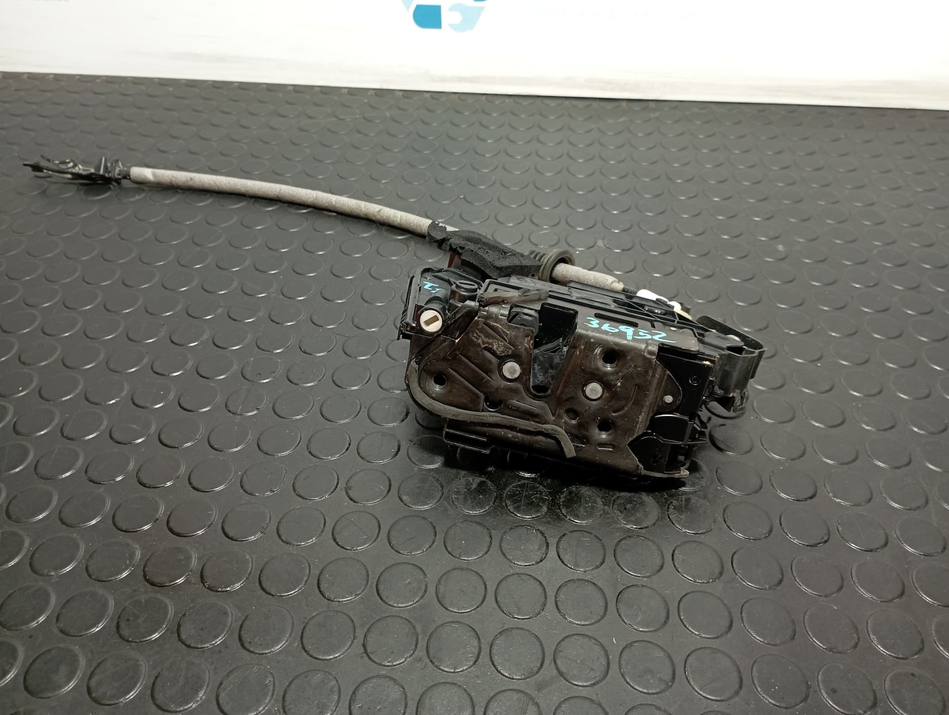 Recambio de CERRADURA PUERTA TRASERA IZQUIERDA para VOLKSWAGEN T-CROSS (D31) 1.0 TSI DKLA referencia OEM IAM A5L5TA839015L - NARANJA 2