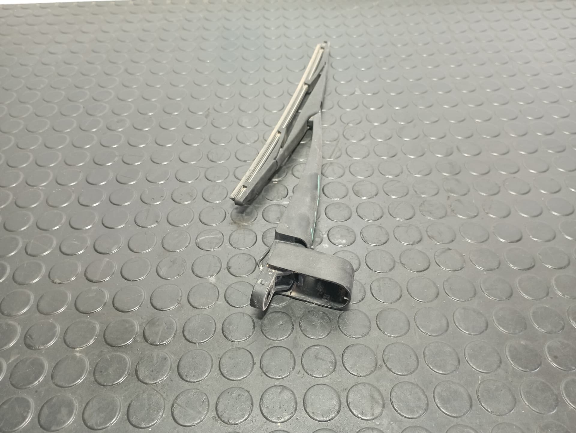 Recambio de BRAZO LIMPIA TRASERO para HYUNDAI IX35 1.6 CRDI D4FD - GRIS 2