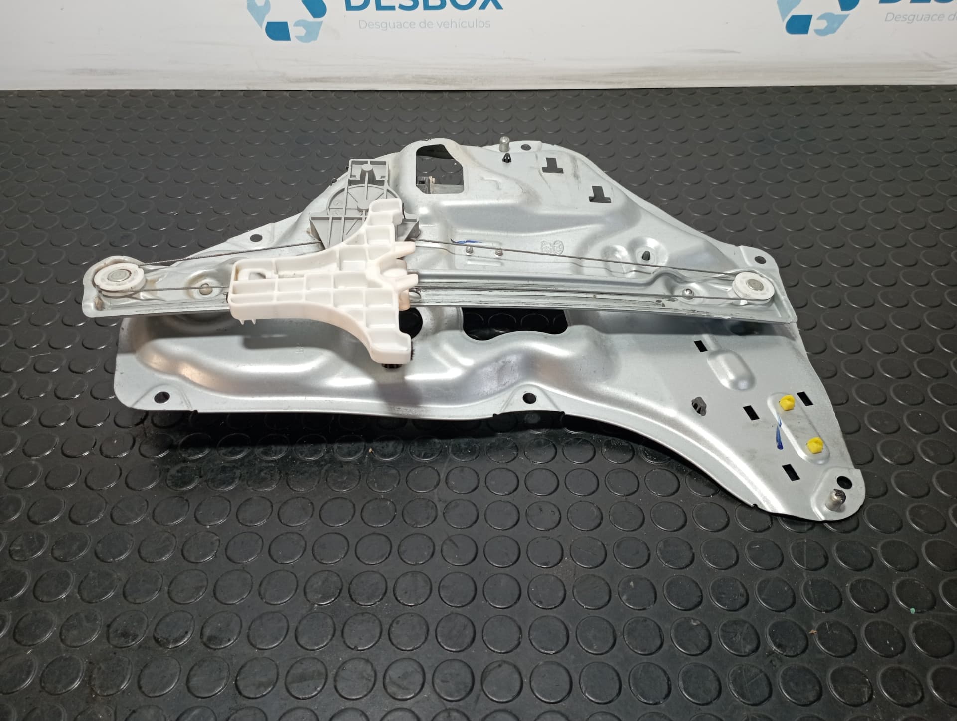 Recambio de ELEVALUNAS TRASERO DERECHO para HYUNDAI IX35 1.6 CRDI D4FD referencia OEM IAM 814202Y010 - GRIS 3